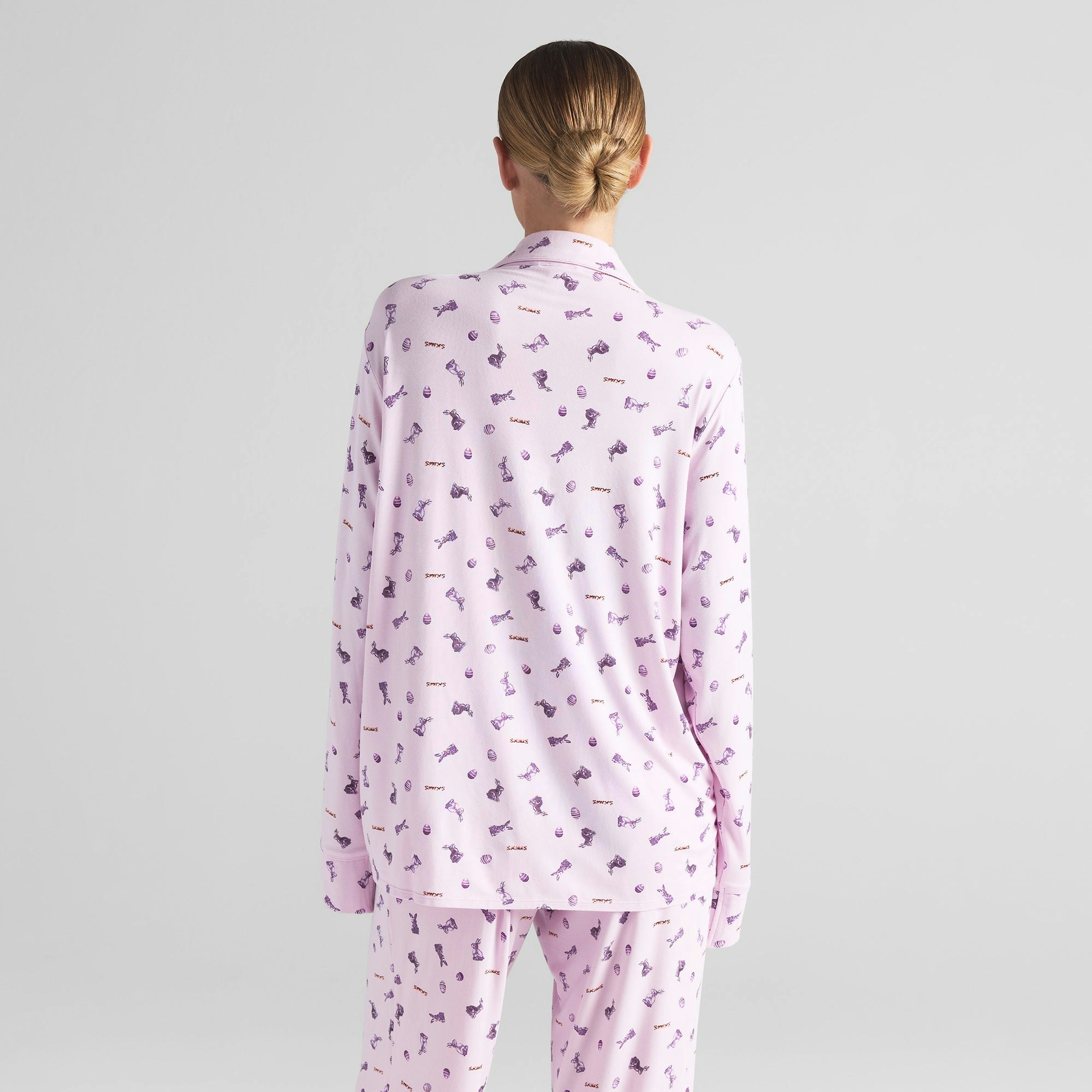 SKIMS SLEEP LONG SLEEVE BUTTON UP SET | WILDROSE BUNNY PRINT ON A MODEL BACK VIEW
