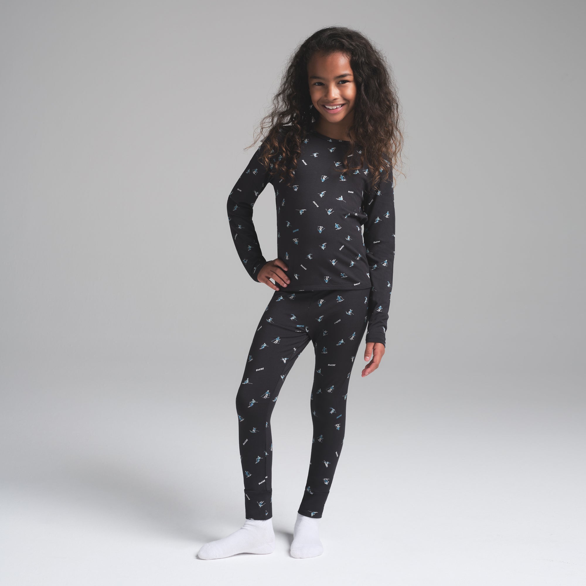 SKIMS SLEEP KIDS SLEEP SET WASHED ONYX SKI PRINT