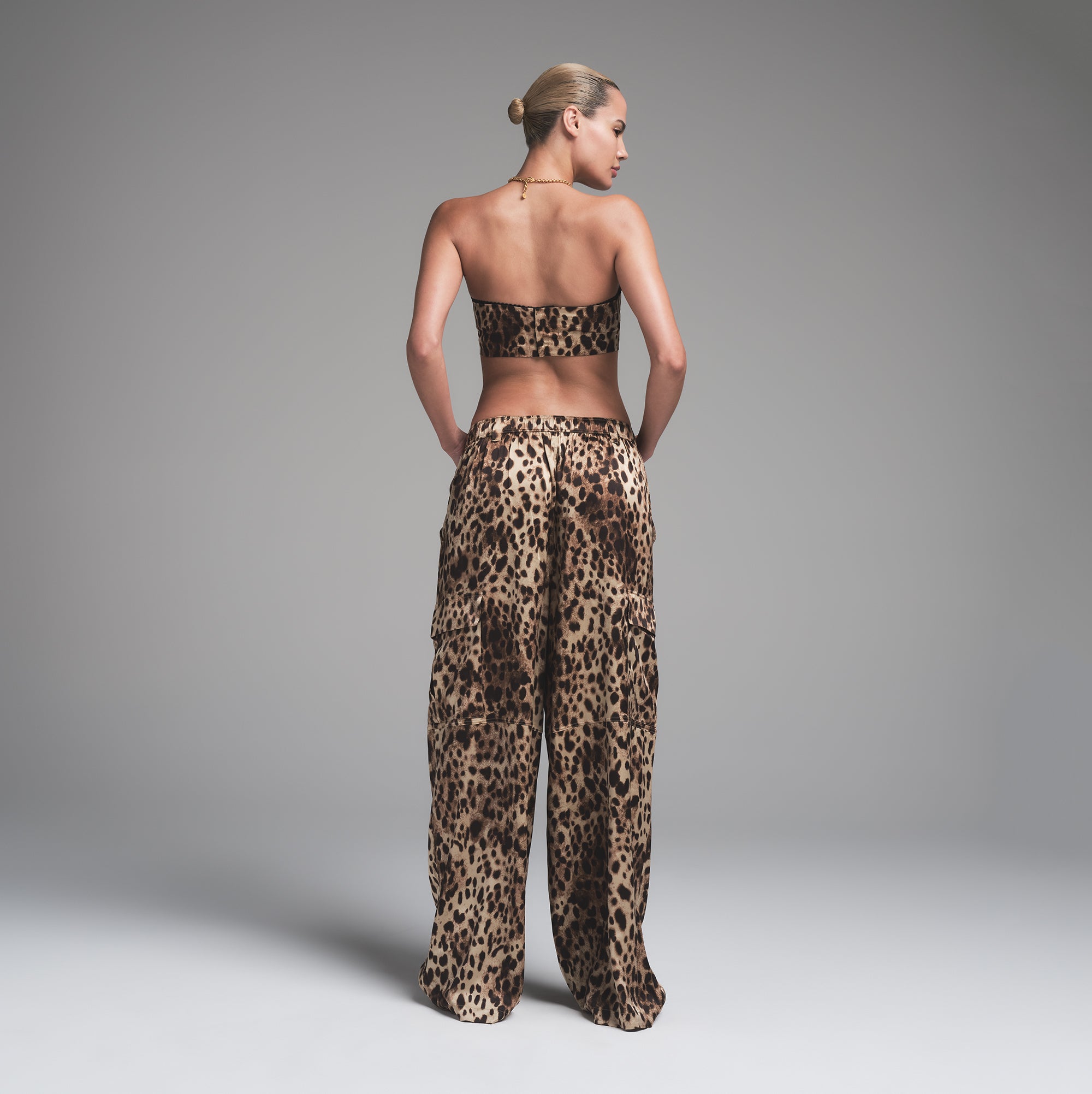 パンツ DOLCE&GABBANA BROWN SILK PYJAMA TROUSERS Leopard-print silk pants in beige - Dolce Gabbana | Mytheresa