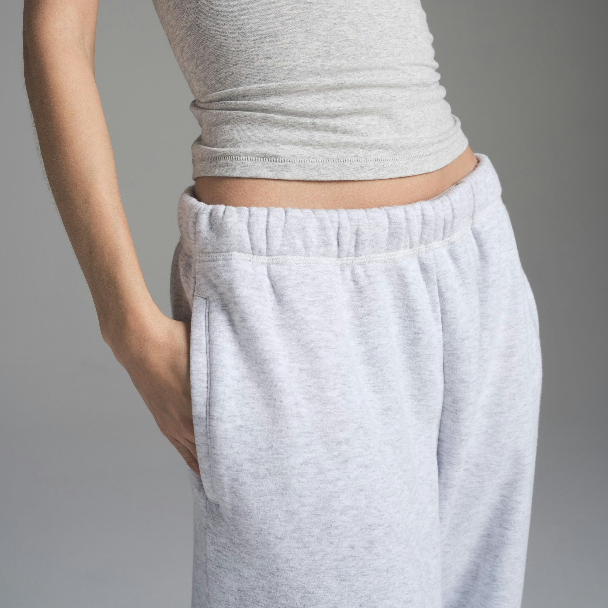 COTTON FLEECE CLASSIC STRAIGHT LEG PANT | LIGHT HEATHER GREY ON A MODEL FRONT VIEW | FOCUS: 0.0, 1.0, 0.9