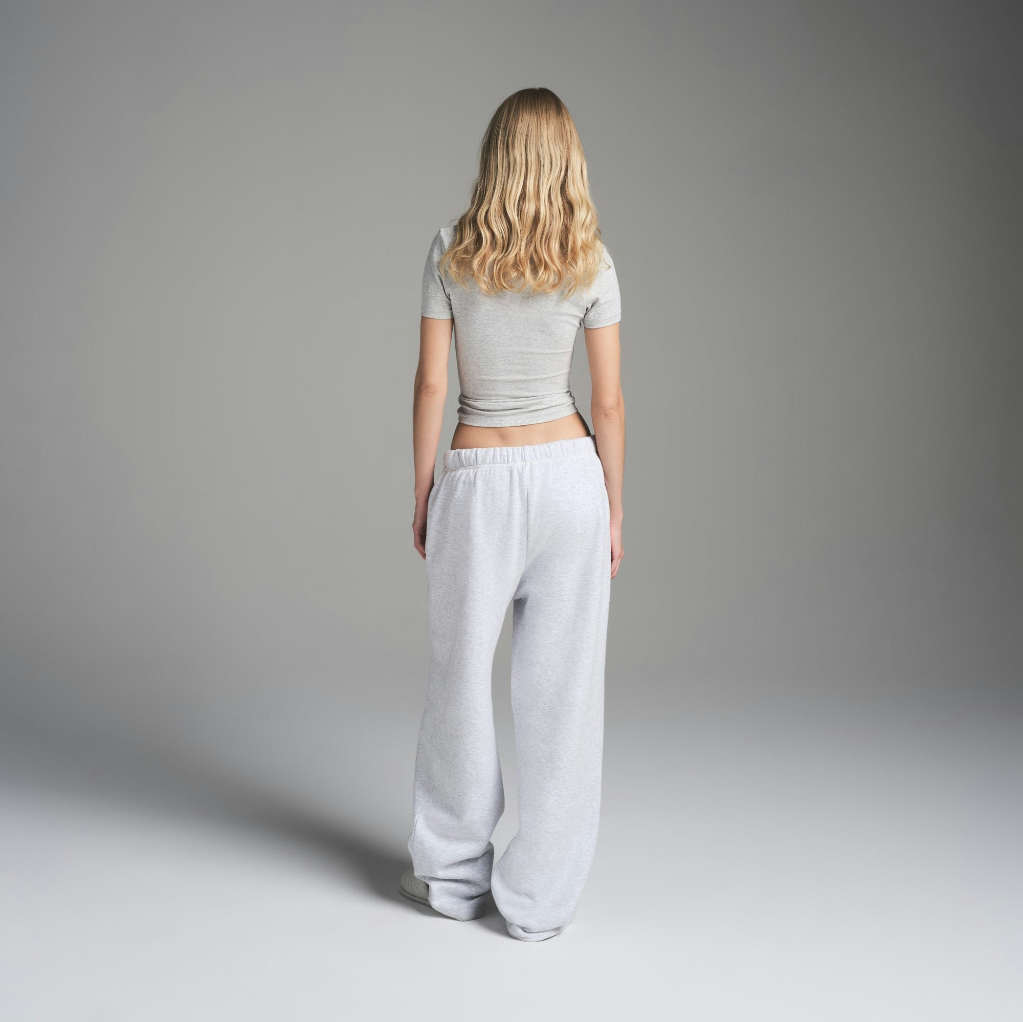 COTTON FLEECE CLASSIC STRAIGHT LEG PANT | LIGHT HEATHER GREY ON A MODEL FRONT VIEW | FOCUS: 0.0, 1.0, 0.9