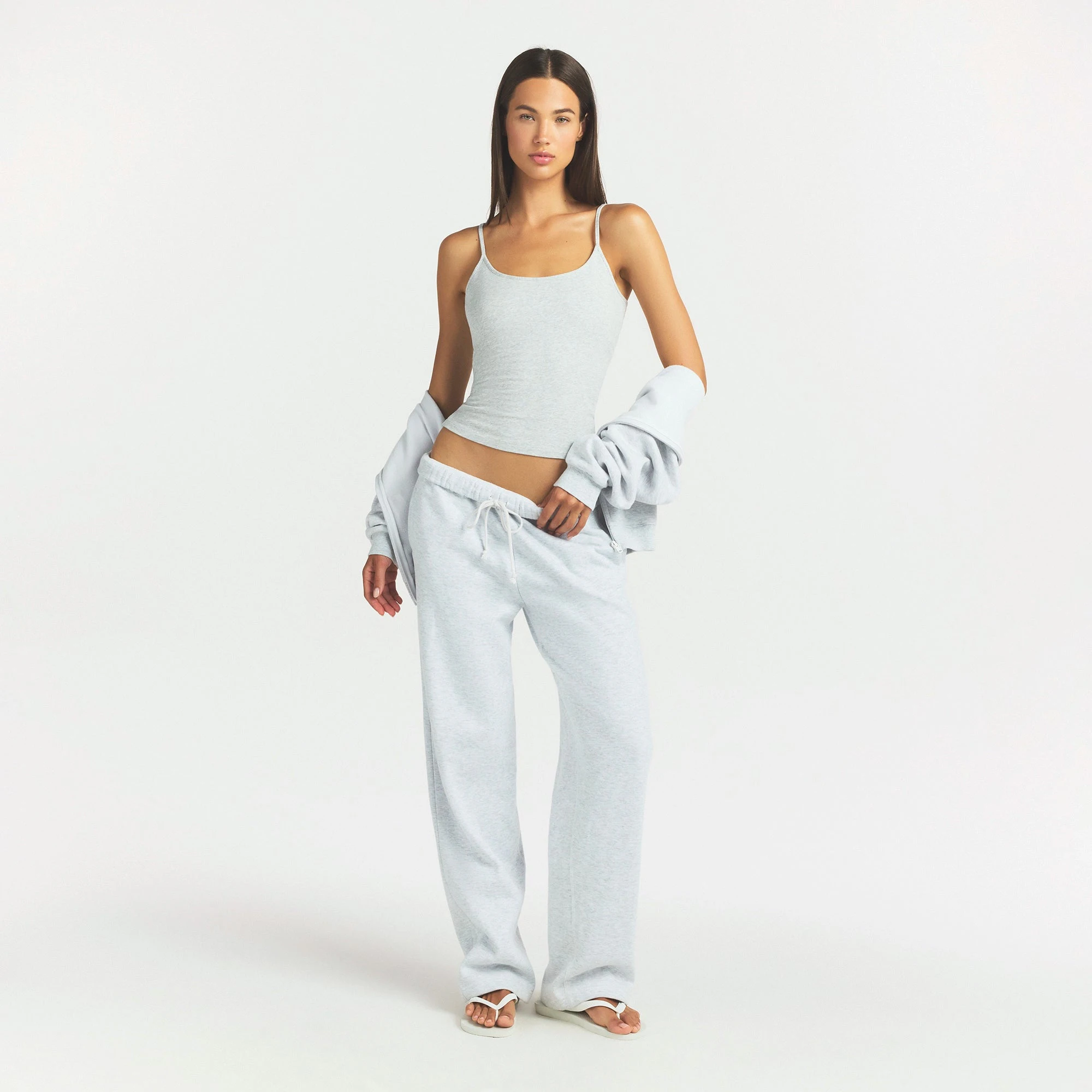 COTTON FLEECE CLASSIC STRAIGHT LEG PANT | LIGHT HEATHER GREY ON A MODEL FRONT VIEW @ | FOCUS: 0.0, 1.0, 0.9