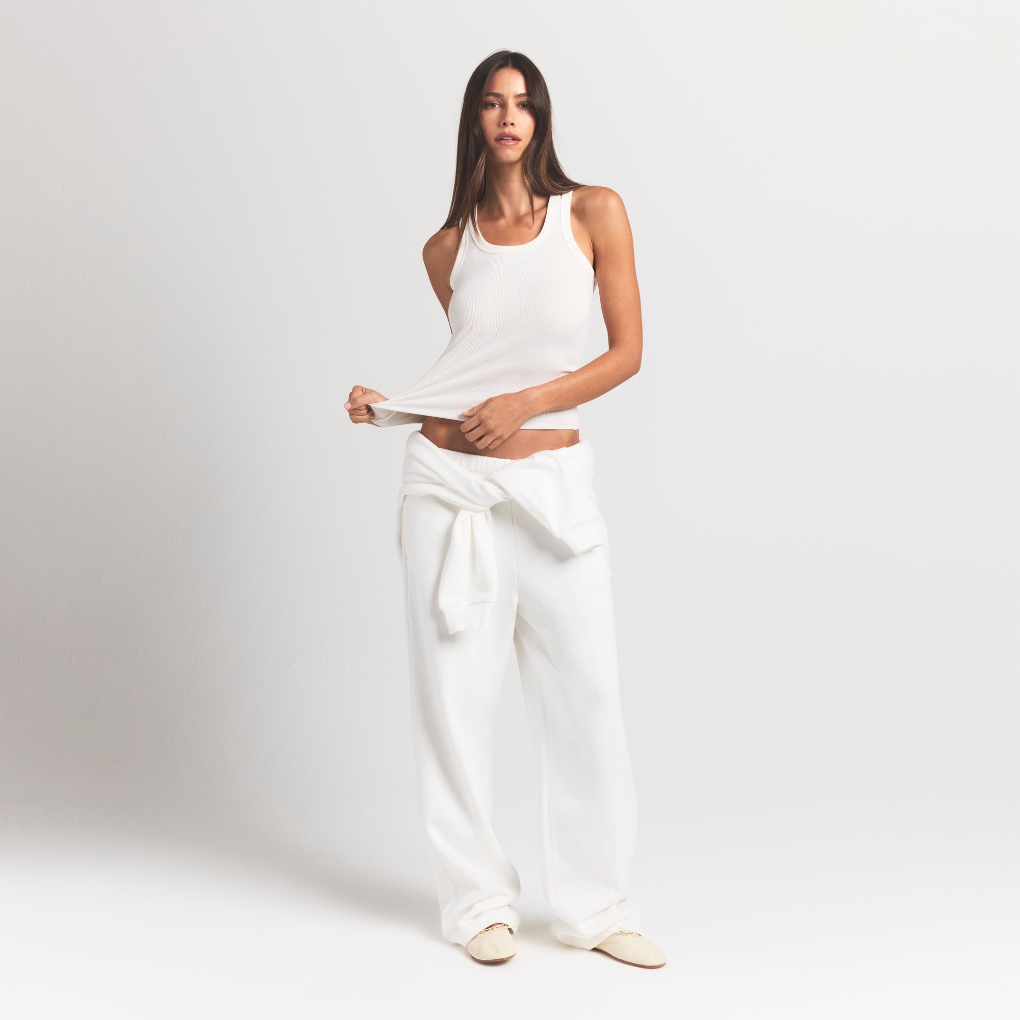 COTTON FLEECE CLASSIC STRAIGHT LEG PANT | MARBLE ON A MODEL FRONT VIEW @ | FOCUS: 0.9, 0.1, 0.7