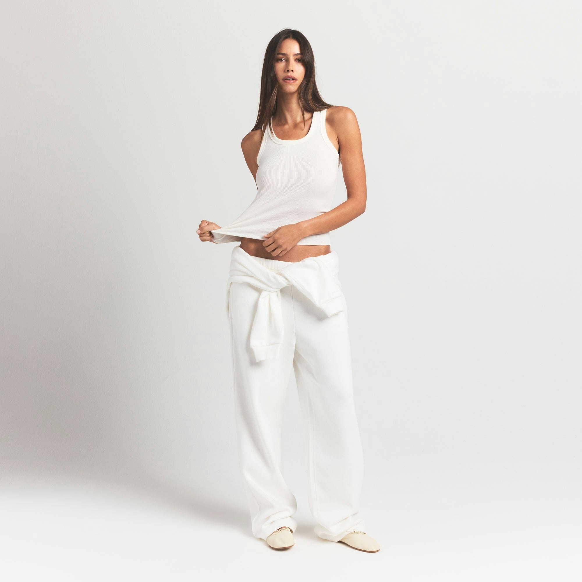 COTTON FLEECE CLASSIC STRAIGHT LEG PANT | MARBLE ON A MODEL FRONT VIEW @ | FOCUS: 0.9, 0.1, 0.7