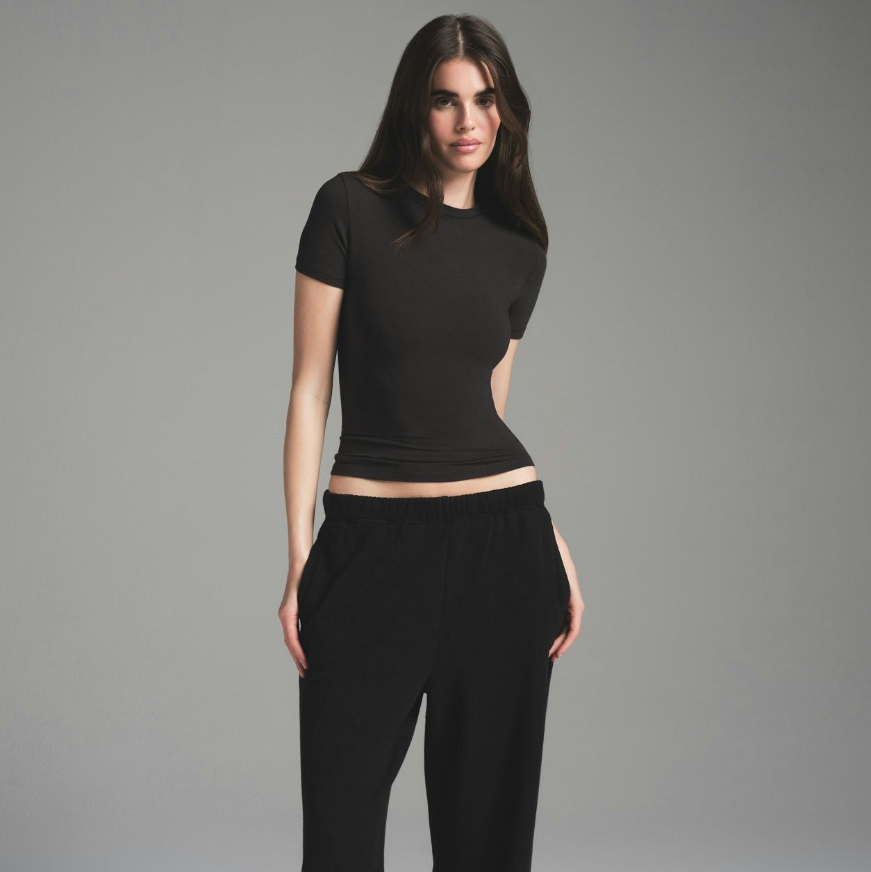 COTTON FLEECE CLASSIC STRAIGHT LEG PANT | ONYX ON A MODEL FRONT VIEW | FOCUS: 0.0, 1.0, 0.9