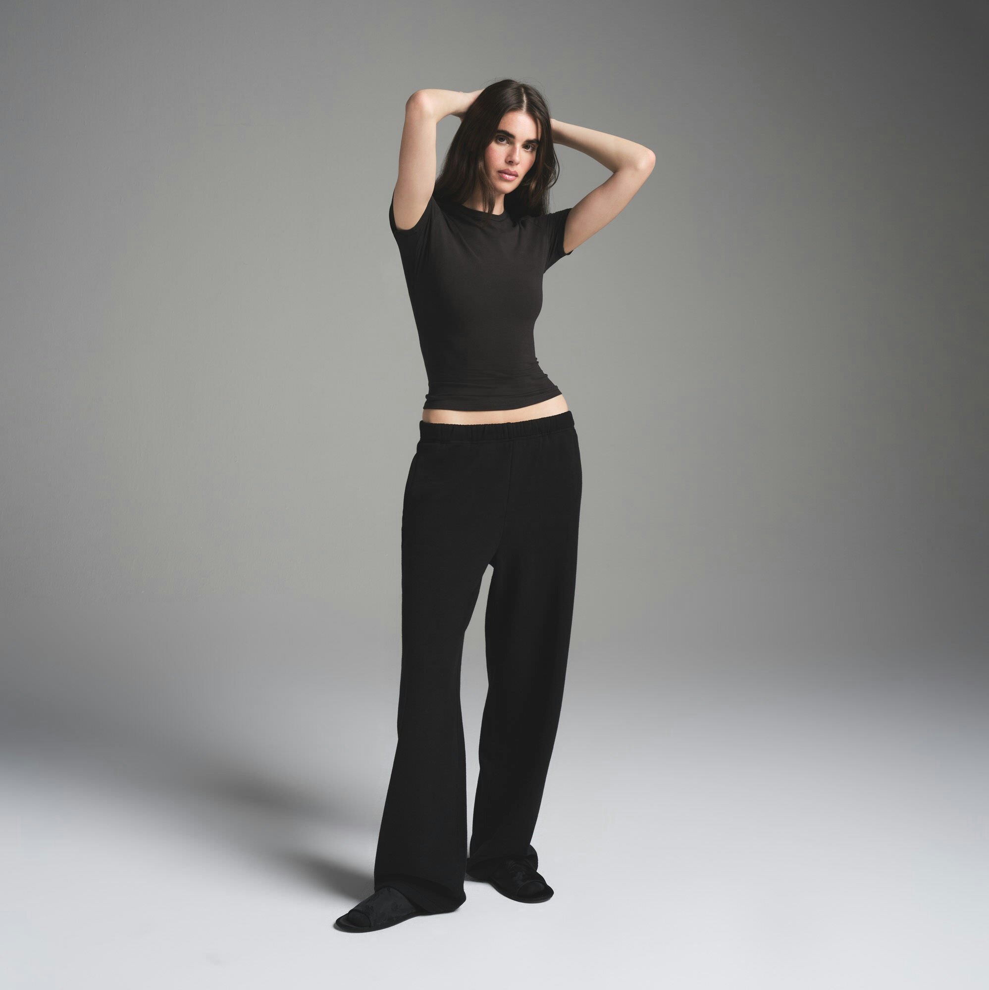 COTTON FLEECE CLASSIC STRAIGHT LEG PANT | ONYX ON A MODEL FRONT VIEW | FOCUS: 0.0, 1.0, 0.9