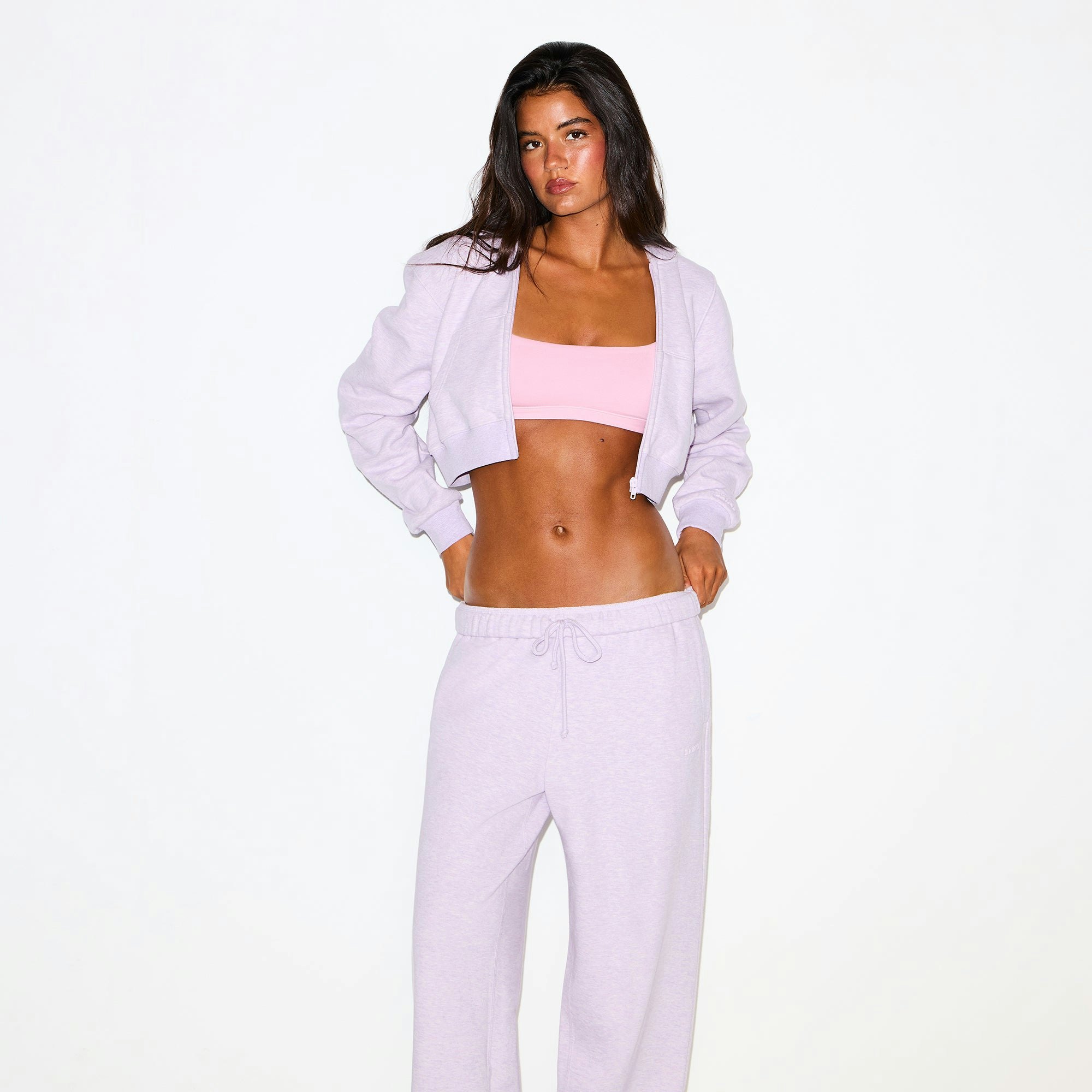 COTTON FLEECE CLASSIC STRAIGHT LEG PANT | PURPLE HEATHER ON A MODEL FRONT VIEW @ | FOCUS: 0.0, 1.0, 0.9