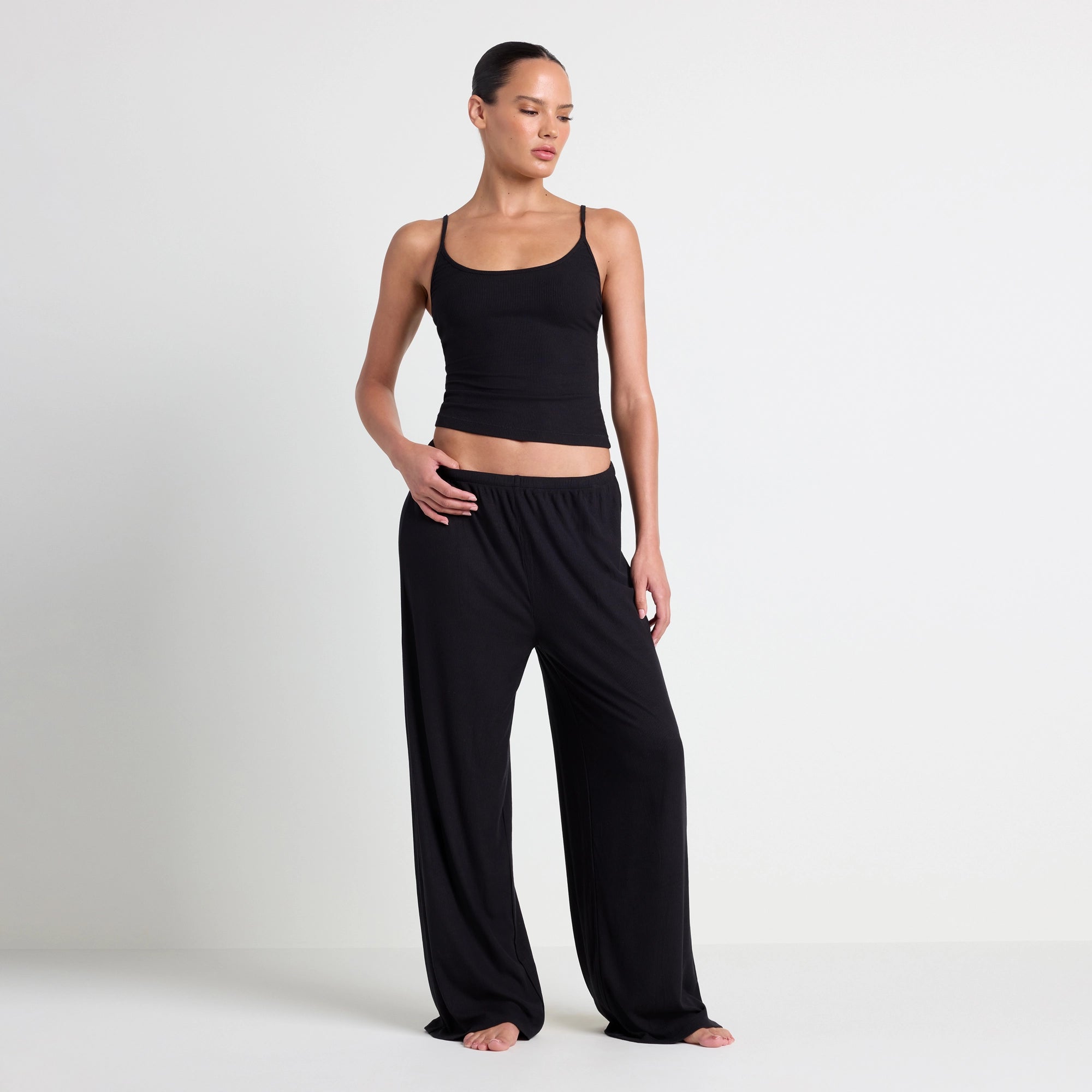 SOFT LOUNGE TANK SLEEP SET | ONYX ON A MODEL FRONT VIEW @ | FOCUS: 0.0, 1.0, 0.9