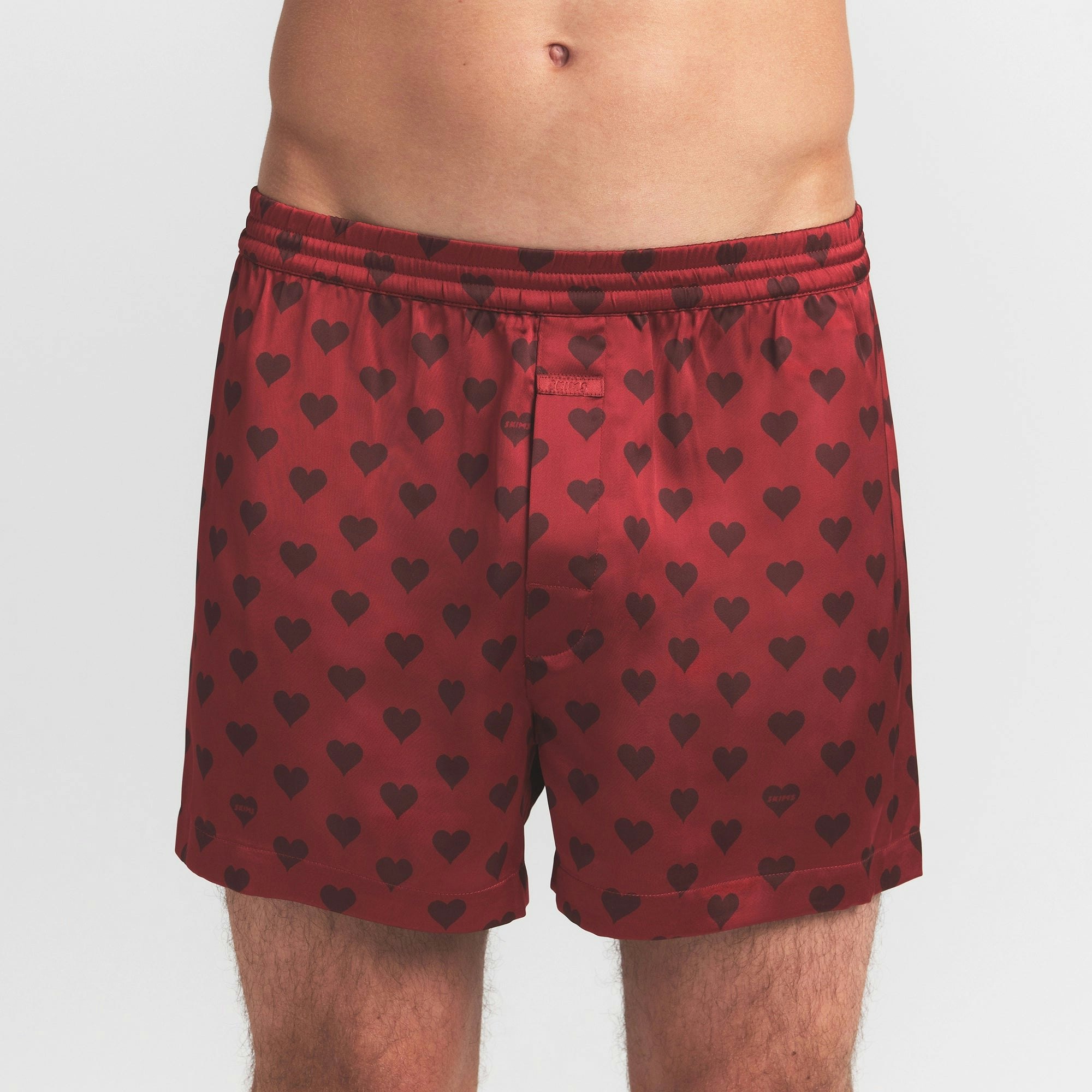 SATEEN SLEEP MENS 3" BOXER SHORT | RED HEART HALFDROP ON A MODEL FRONT VIEW @ | FOCUS: 0.0, 1.0, 0.9