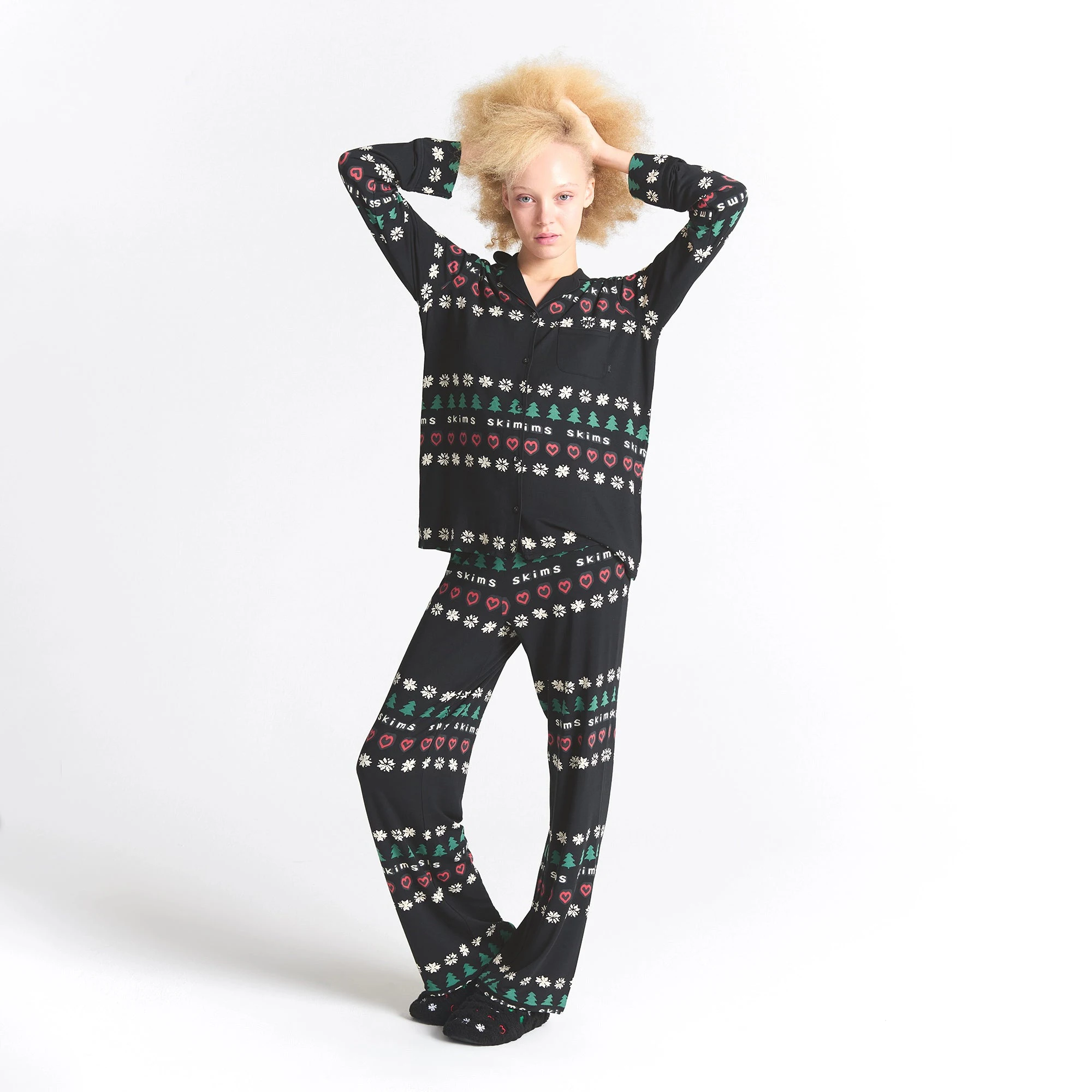 CACTUS PLANT FLEA MARKET X SKIMS SKIMS SLEEP LONG SLEEVE BUTTON UP SET | ONYX PINE FAIR ISLE ON A MODEL FRONT VIEW @ | FOCUS: 0.0, 1.0, 0.9