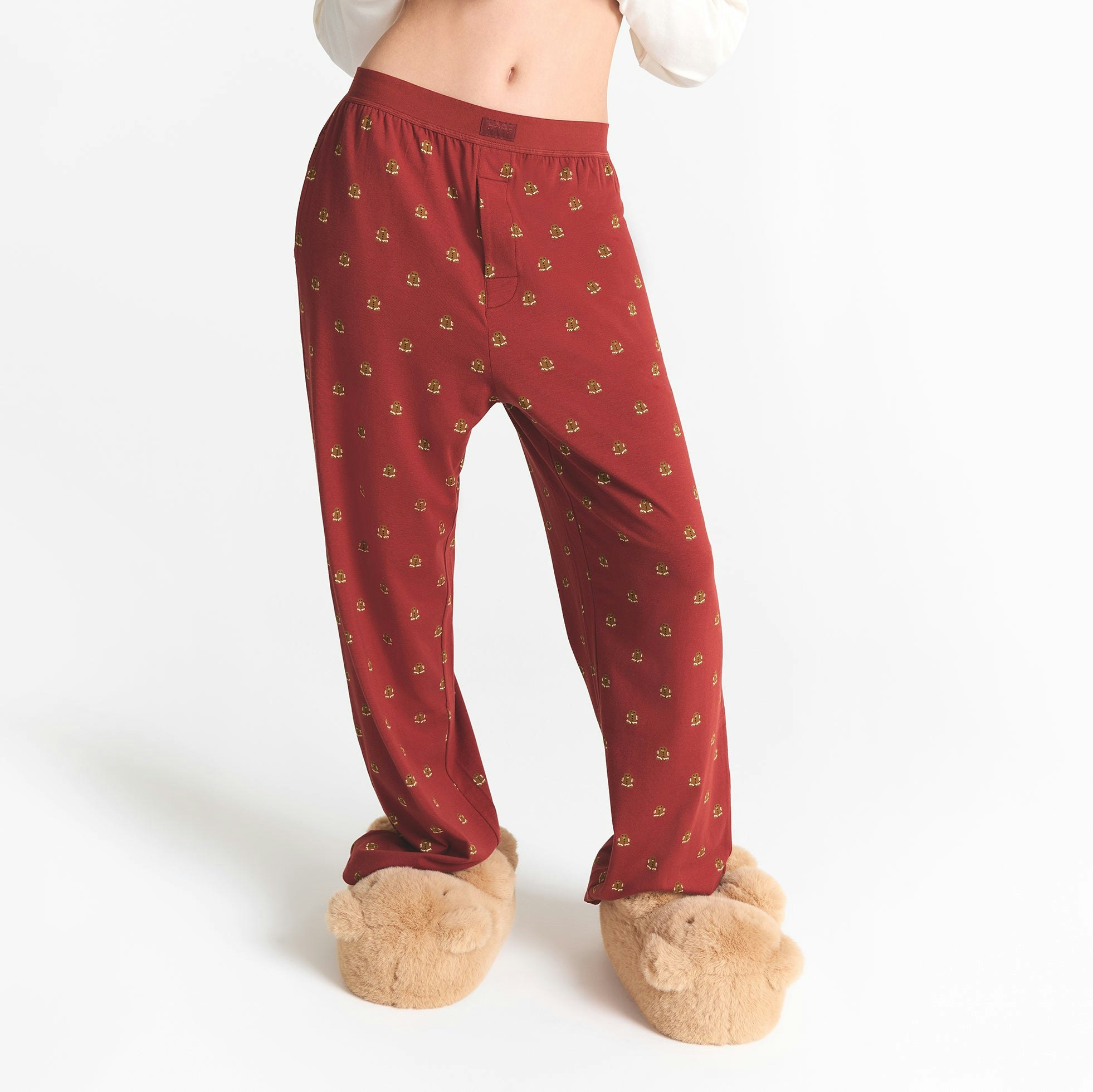 CACTUS PLANT FLEA MARKET X SKIMS BOYFRIEND LONG SLEEVE SET | MARBLE GINGERBREAD PRINT ON A MODEL FRONT VIEW @ | FOCUS: 0.0, 1.0, 0.9