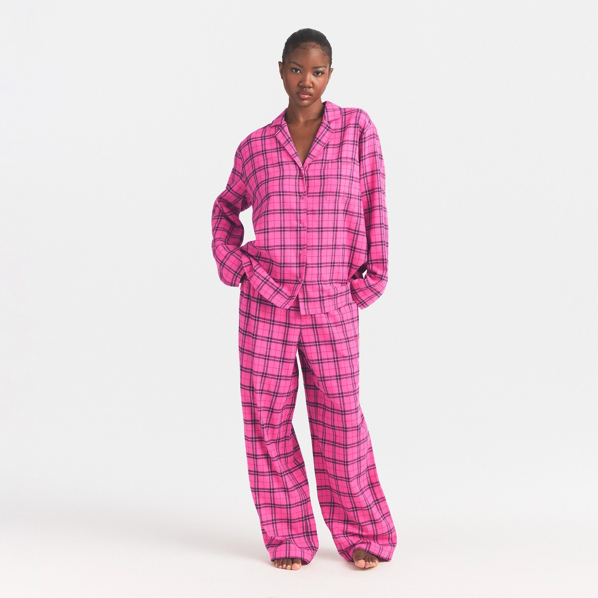 FLANNEL SLEEP  LONG SLEEP SET | HOT PINK HOLLY PLAID ON A MODEL FRONT VIEW @ | FOCUS: 0.0, 1.0, 0.9