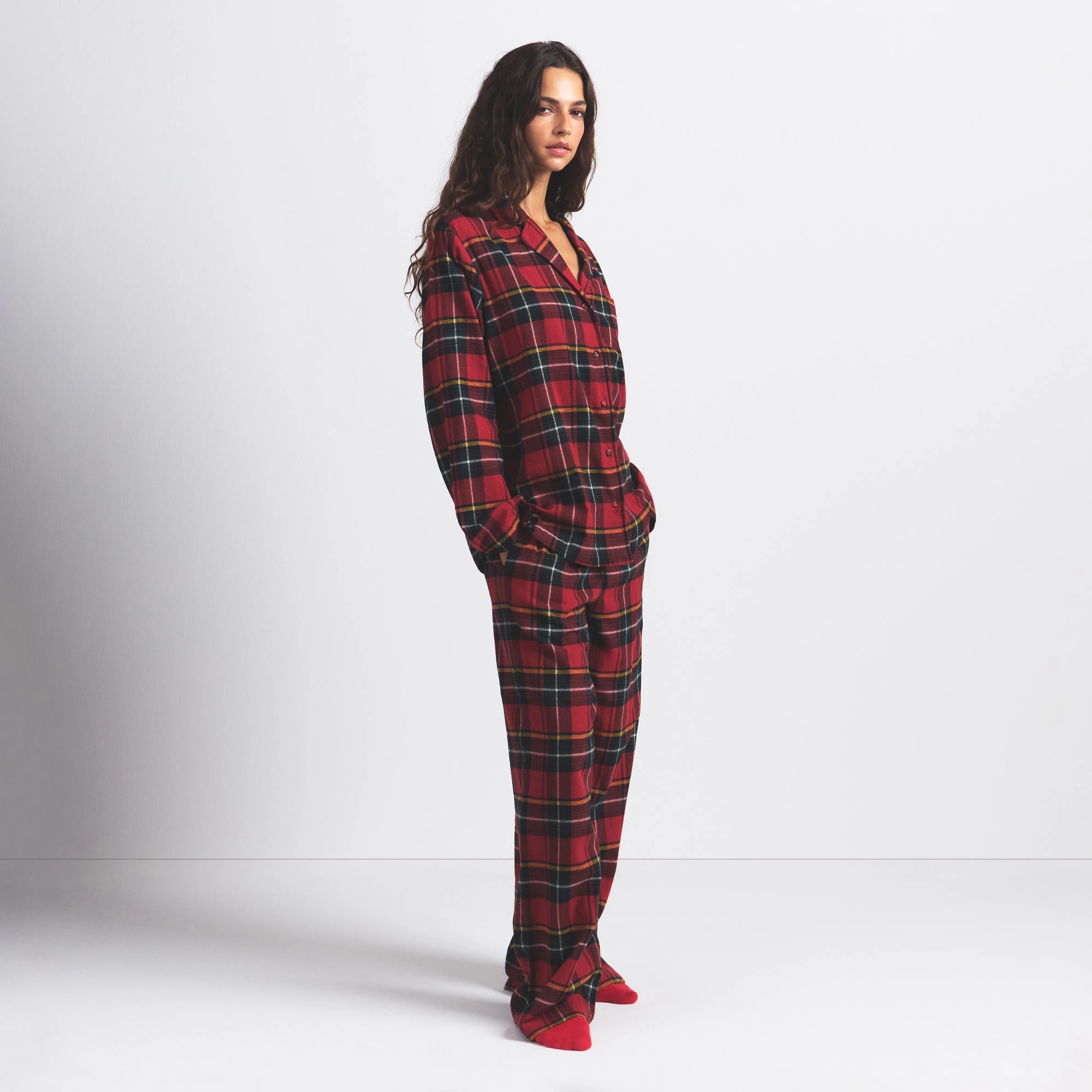 FLANNEL SLEEP LONG SLEEP SET | RED HOLIDAY PLAID ON A MODEL FRONT VIEW @ | FOCUS: 0.0, 1.0, 0.9