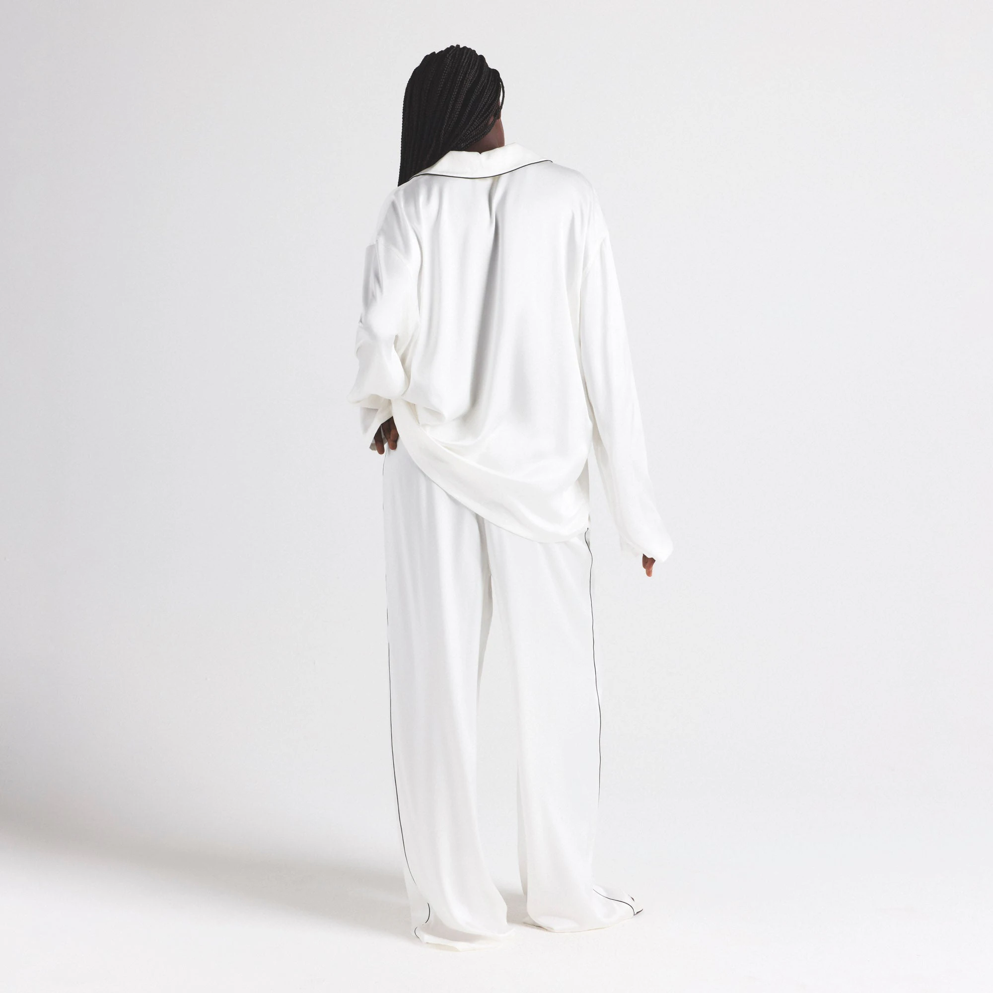 SILK LONG SLEEP SET | IVORY ON A MODEL SIDE  ON A MODEL FRONT VIEW | FOCUS: 0.0, 1.0, 0.9