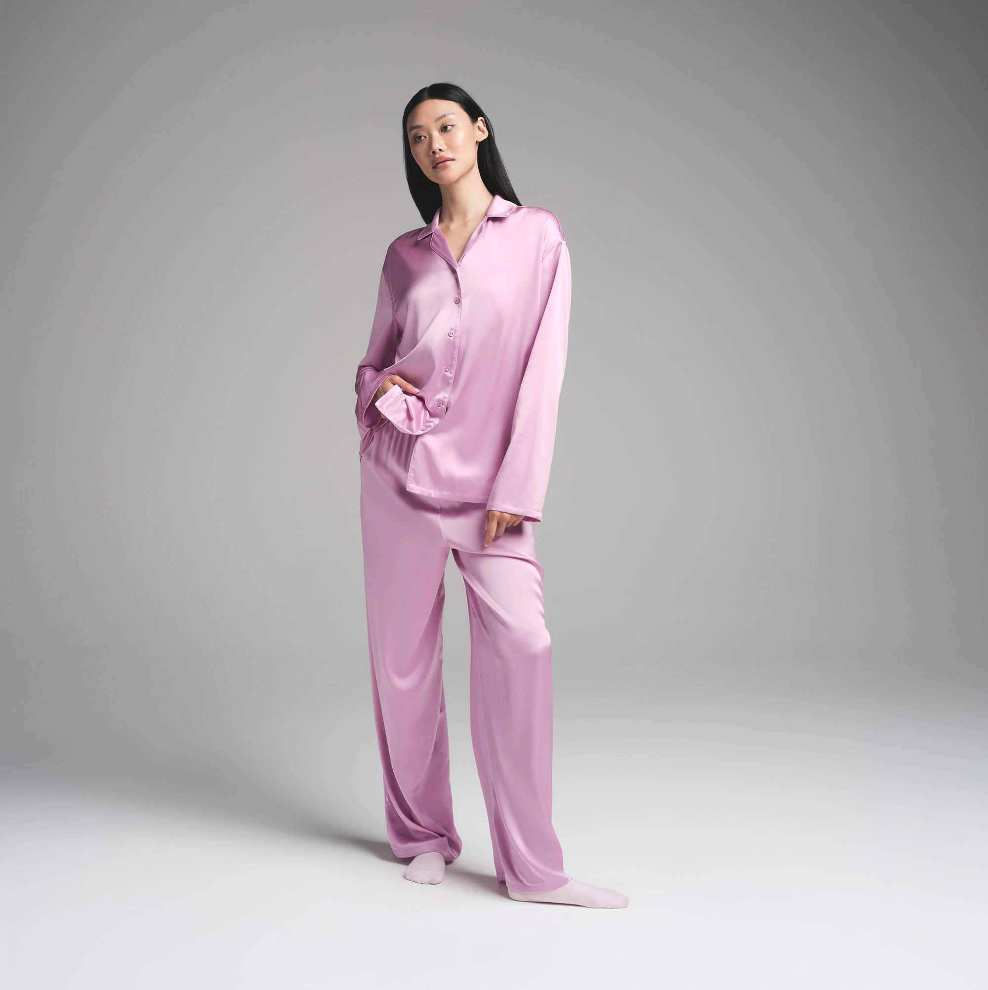 SILK LONG SLEEP SET | PETAL ON A MODEL FRONT VIEW | FOCUS: 0.0, 1.0, 0.9