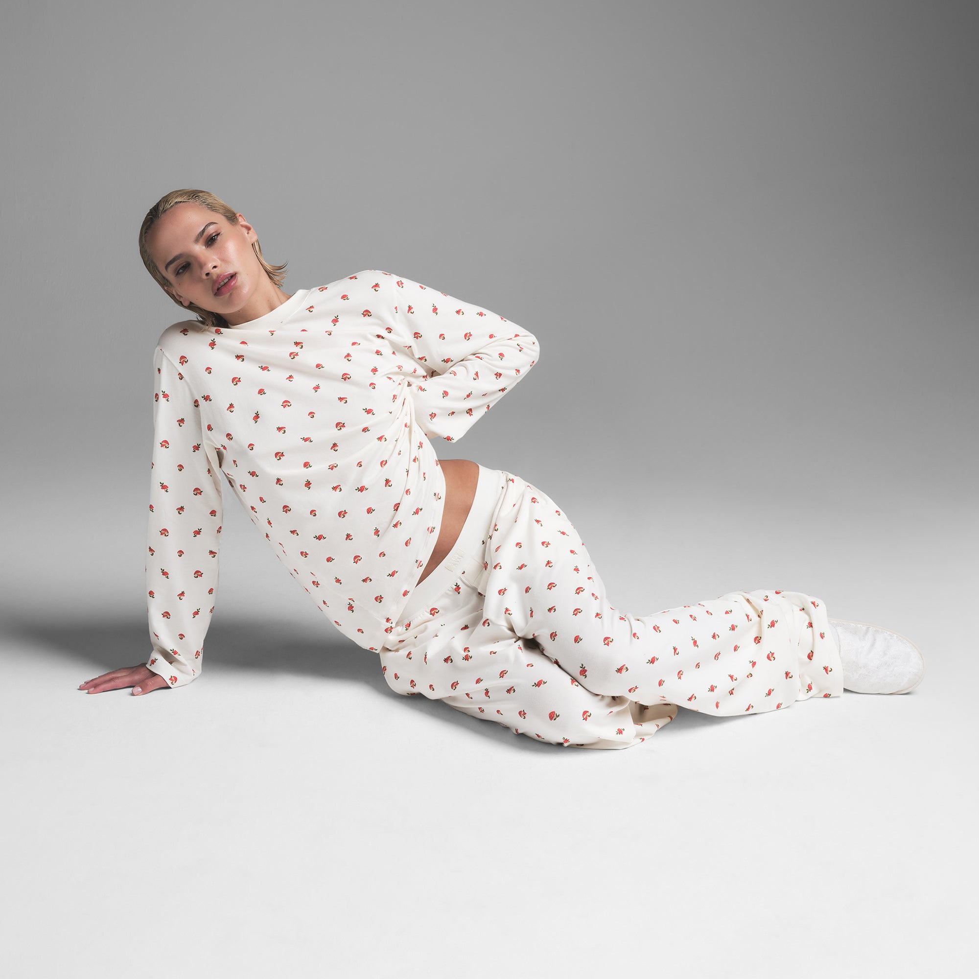 BOYFRIEND LONG SLEEVE T-SHIRT AND LOOSE PANT SET | MARBLE