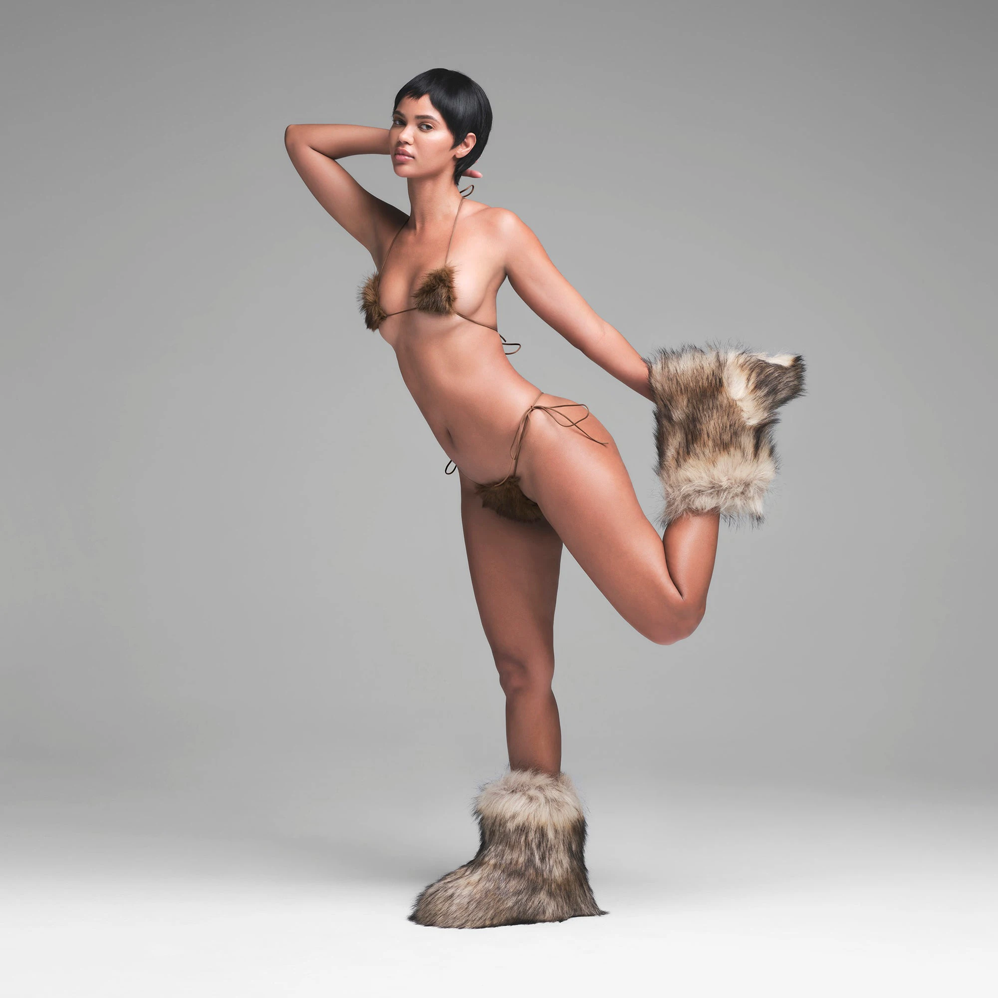 FAUX FUR TRIANGLE BRALETTE AND TIE SIDE THONG SET | OXIDE ON A MODEL FRONT VIEW | FOCUS: 0.0, 1.0, 0.9