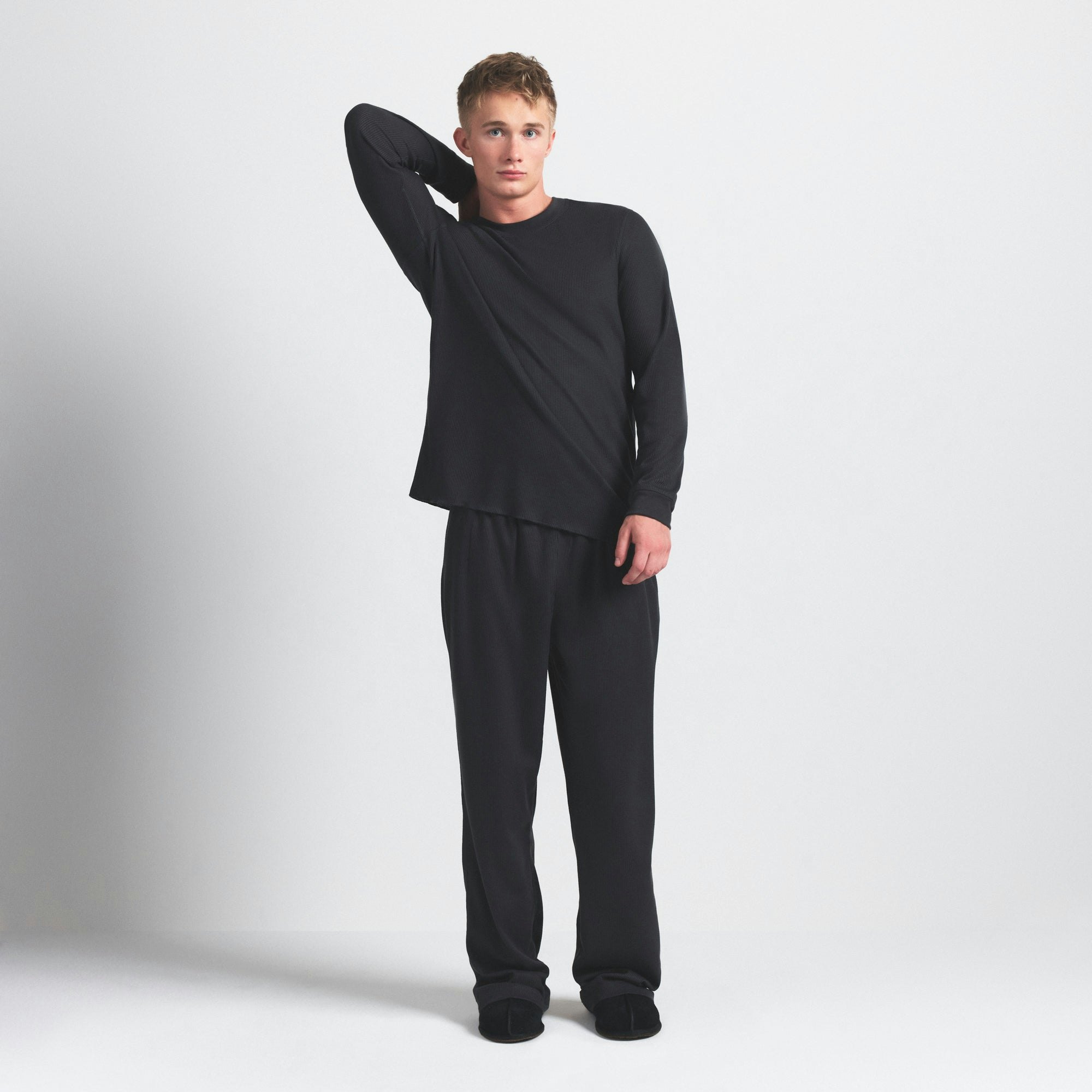 WAFFLE SLEEP MENS SET | ASH ON A MODEL FRONT VIEW @ | FOCUS: 0.0, 1.0, 0.9