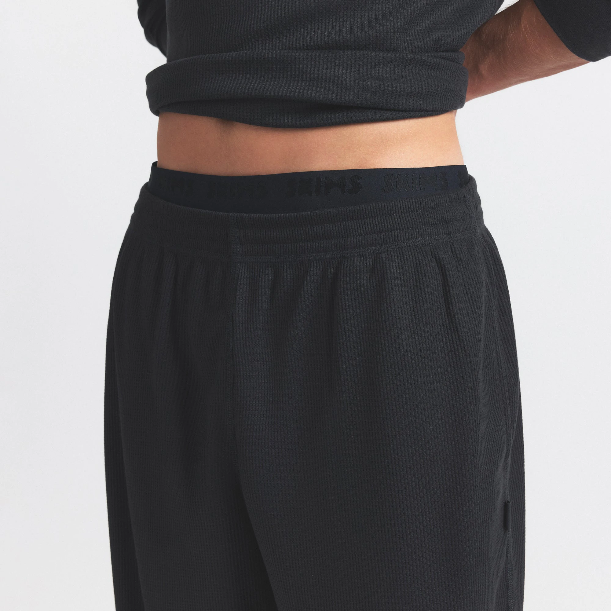 WAFFLE SLEEP MENS SET | ASH ON A MODEL FRONT VIEW @ | FOCUS: 0.0, 1.0, 0.9