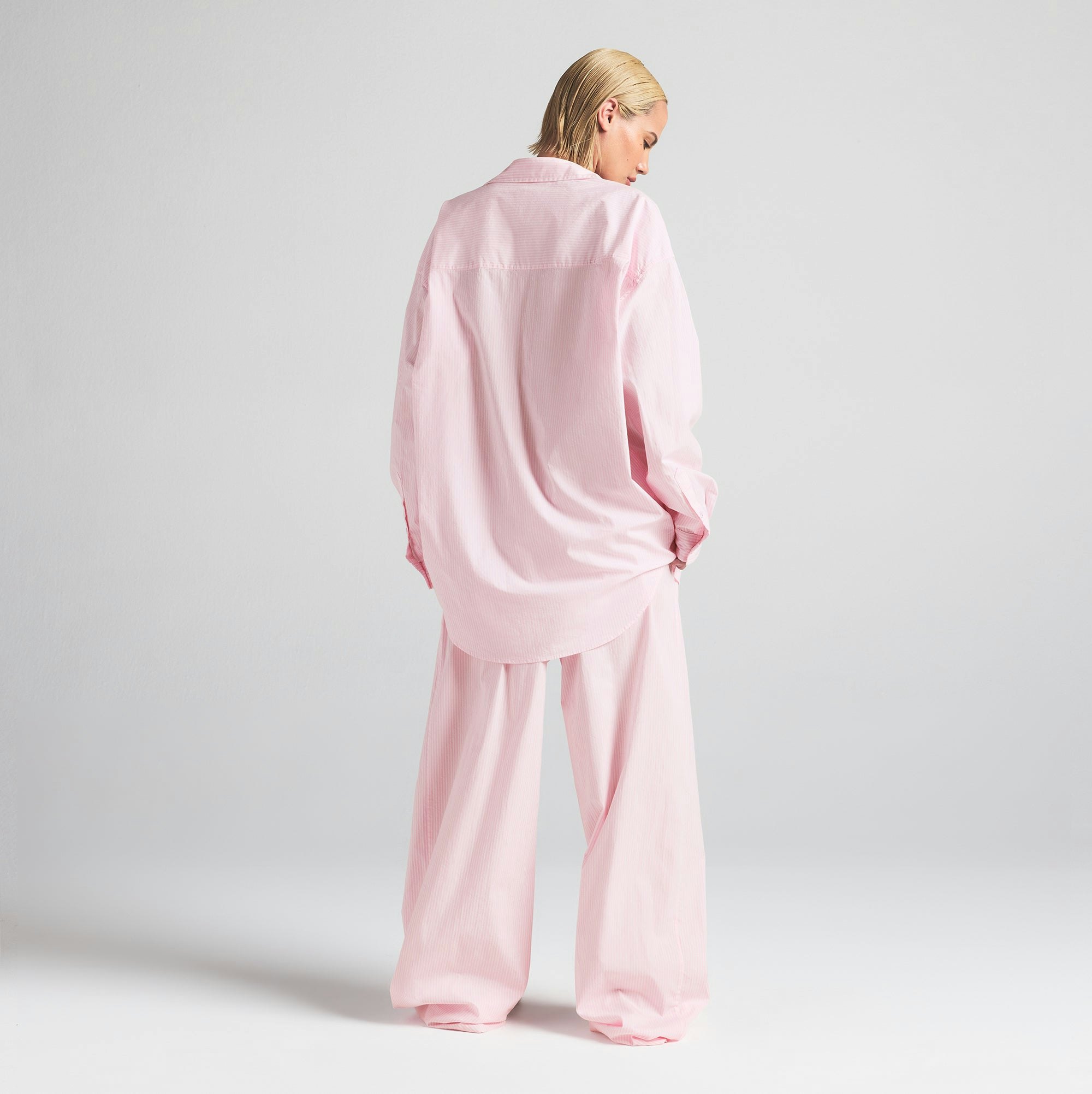 COTTON POPLIN OVERSIZED SLEEP SET | CHERRY BLOSSOM STRIPE ON A MODEL BACK VIEW | FOCUS: 0.0, 1.0, 0.9