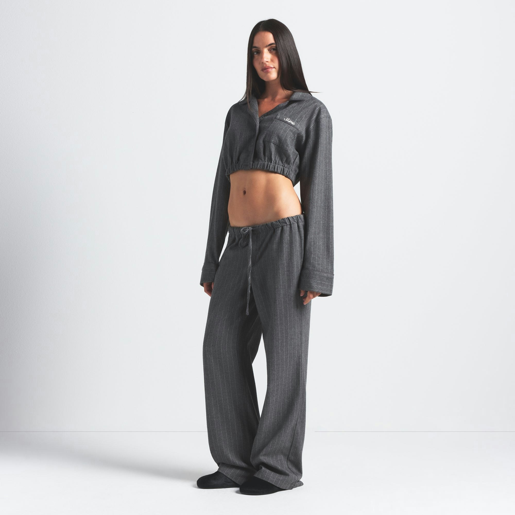 HEAVY FLANNEL CROPPED SLEEP SET | HEATHER GREY STRIPE ON A MODEL FRONT VIEW @ | FOCUS: 0.0, 1.0, 0.9