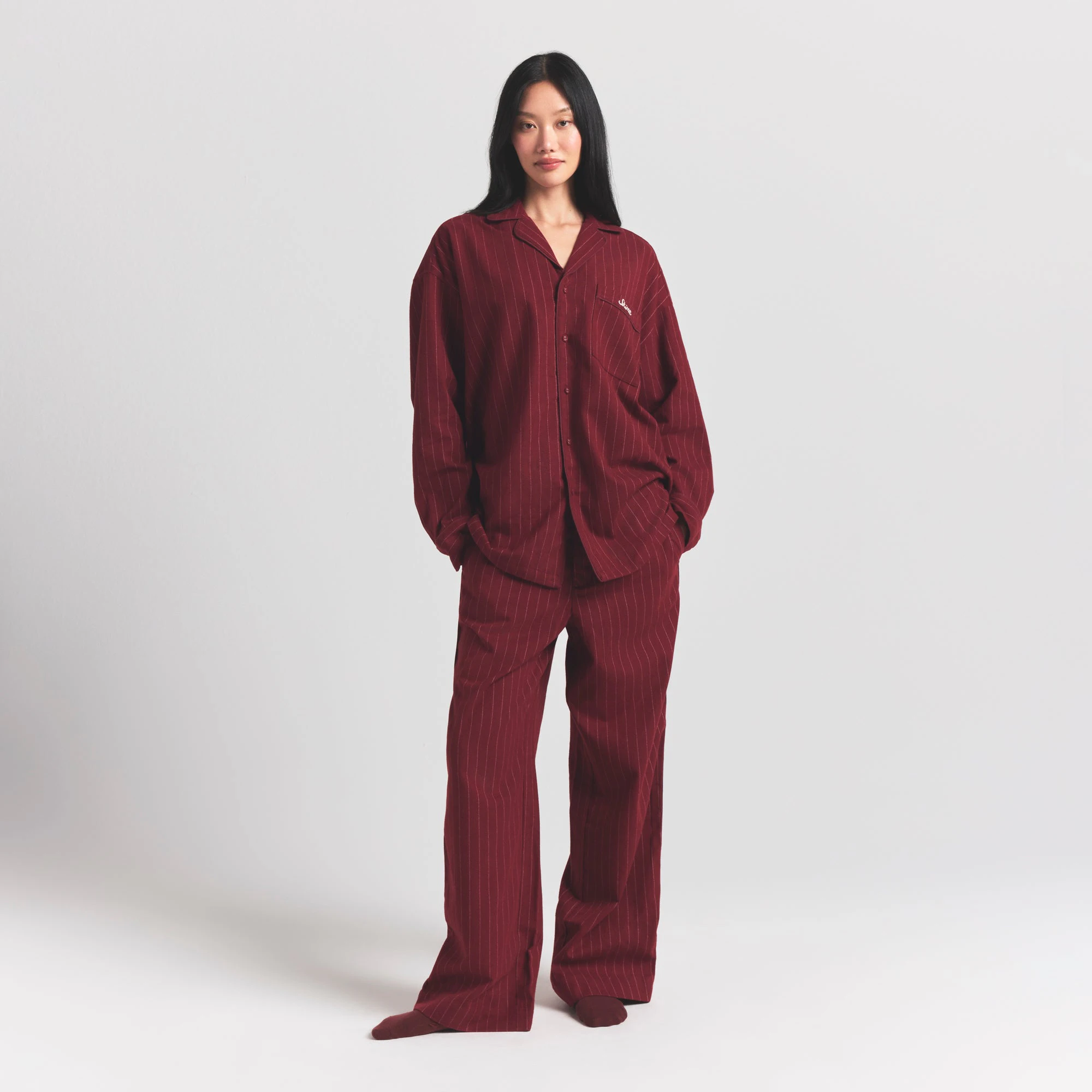 HEAVY FLANNEL SLEEP SET | MERLOT STRIPE ON A MODEL FRONT VIEW ON A MODEL FRONT VIEW @ | FOCUS: 0.0, 1.0, 0.9 