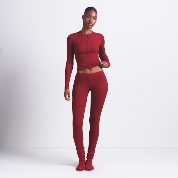 COTTON RIB HENLEY AND LEGGING SET | BRICK ON A MODEL FRONT VIEW @ | FOCUS: 0.0, 1.0, 0.9