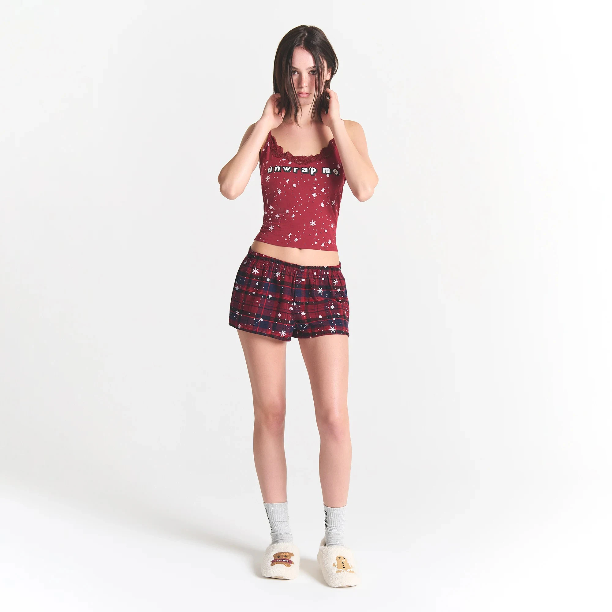 CACTUS PLANT FLEA MARKET X SKIMS SKIMS SLEEP LACE TANK AND FLANNEL SHORT SET | MERLOT UNWRAP ME SNOW PRINT ON A MODEL FRONT VIEW @ | FOCUS: 0.0, 1.0, 0.9