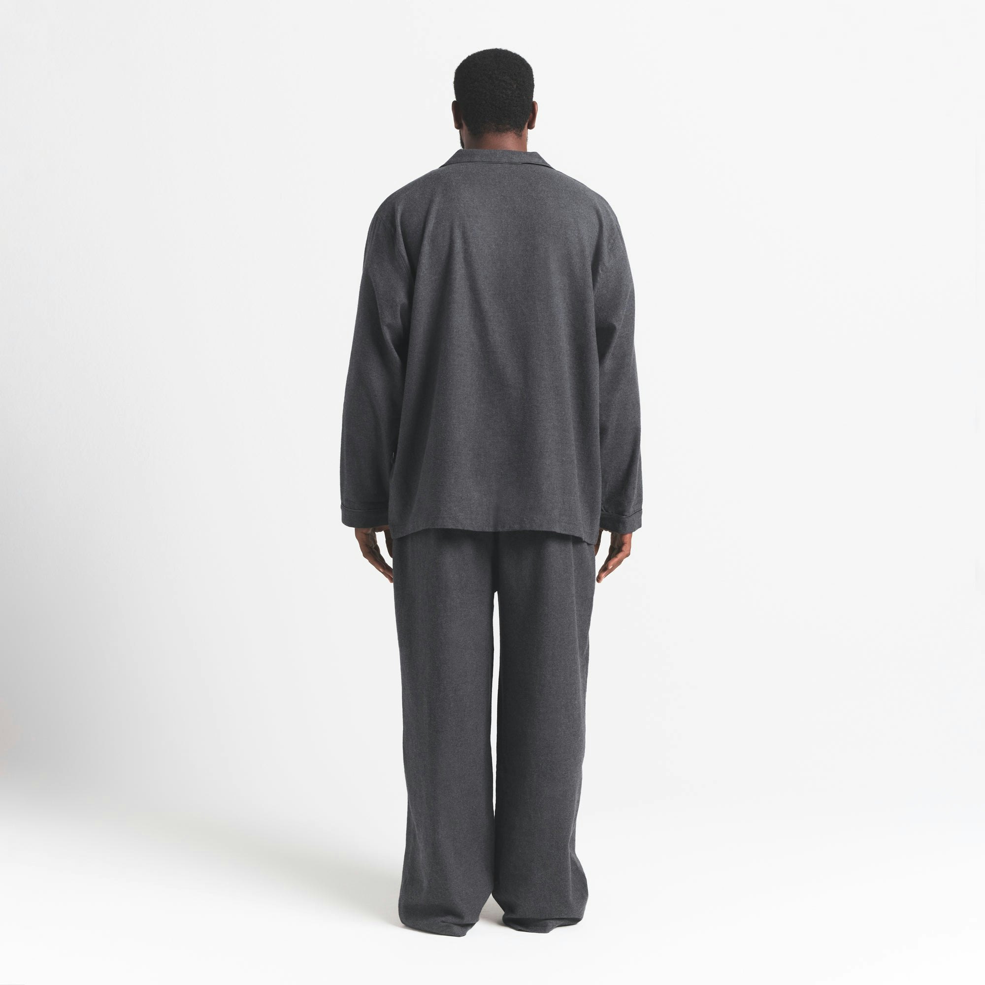 FLANNEL SLEEP MENS SLEEP SET | ASH HEATHER GREY ON A MODEL BACK VIEW ON A MODEL FRONT VIEW @ | FOCUS: 0.0, 1.0, 0.9