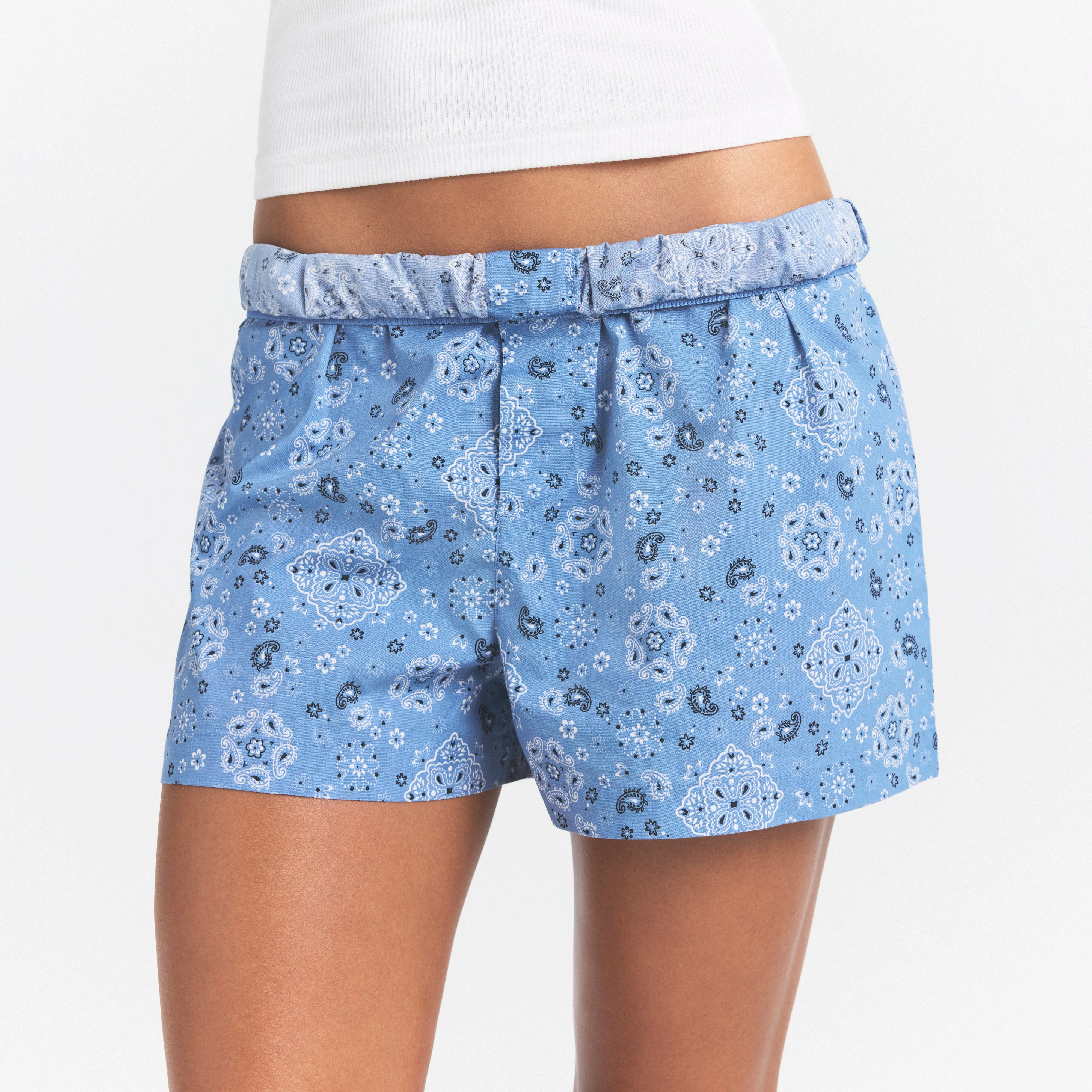 COTTON POPLIN BOXER SLEEP SET | ARCTIC SNOW BANDANA ON A MODEL SIDE VIEW @ | FOCUS: 0.0, 1.0, 0.9