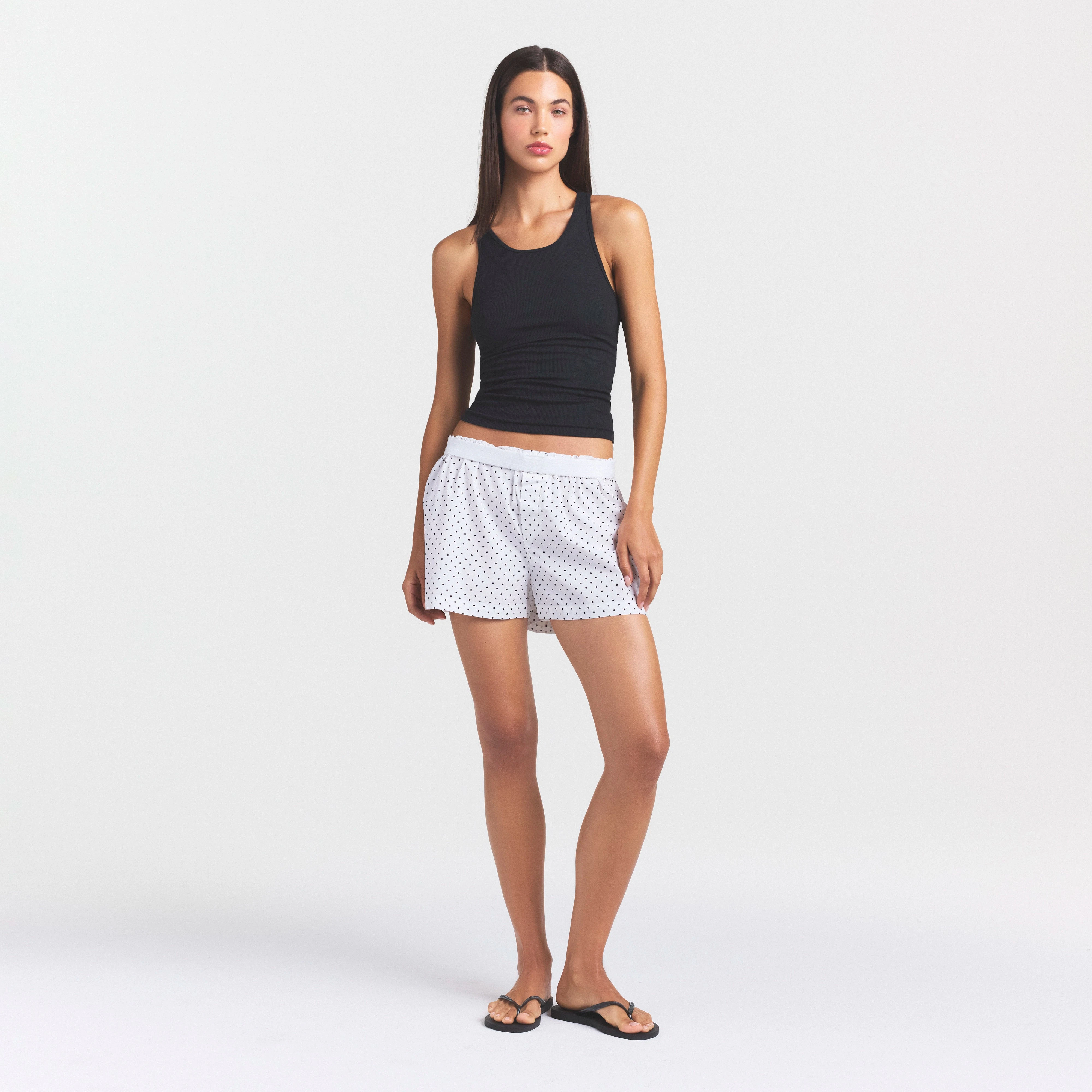 COTTON POPLIN BOXER SLEEP SET | ONYX DOT ON A MODEL FRONT VIEW @ | FOCUS: 0.0, 1.0, 0.9