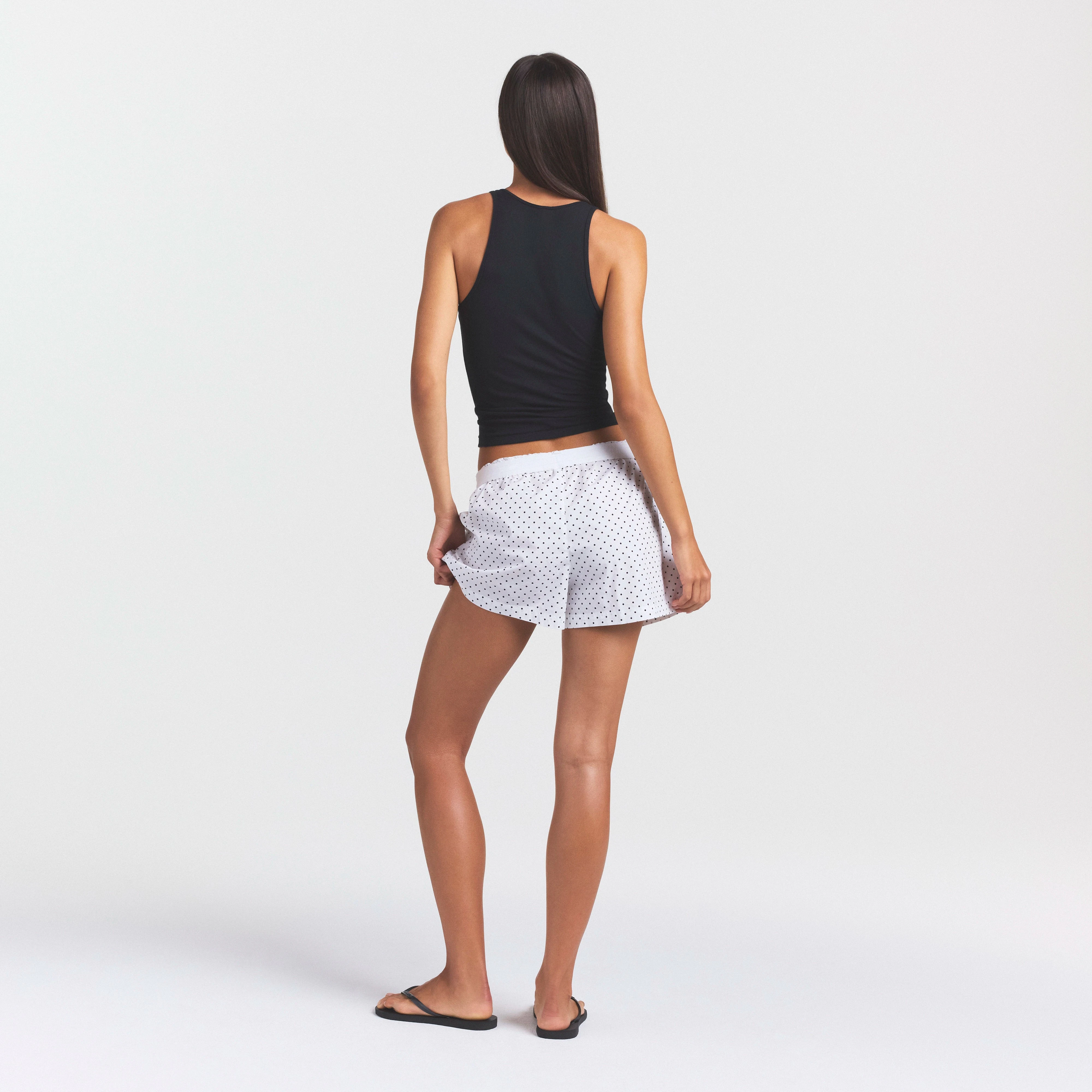 COTTON POPLIN BOXER SLEEP SET | ONYX DOT ON A MODEL SIDE VIEW @ | FOCUS: 0.0, 1.0, 0.9