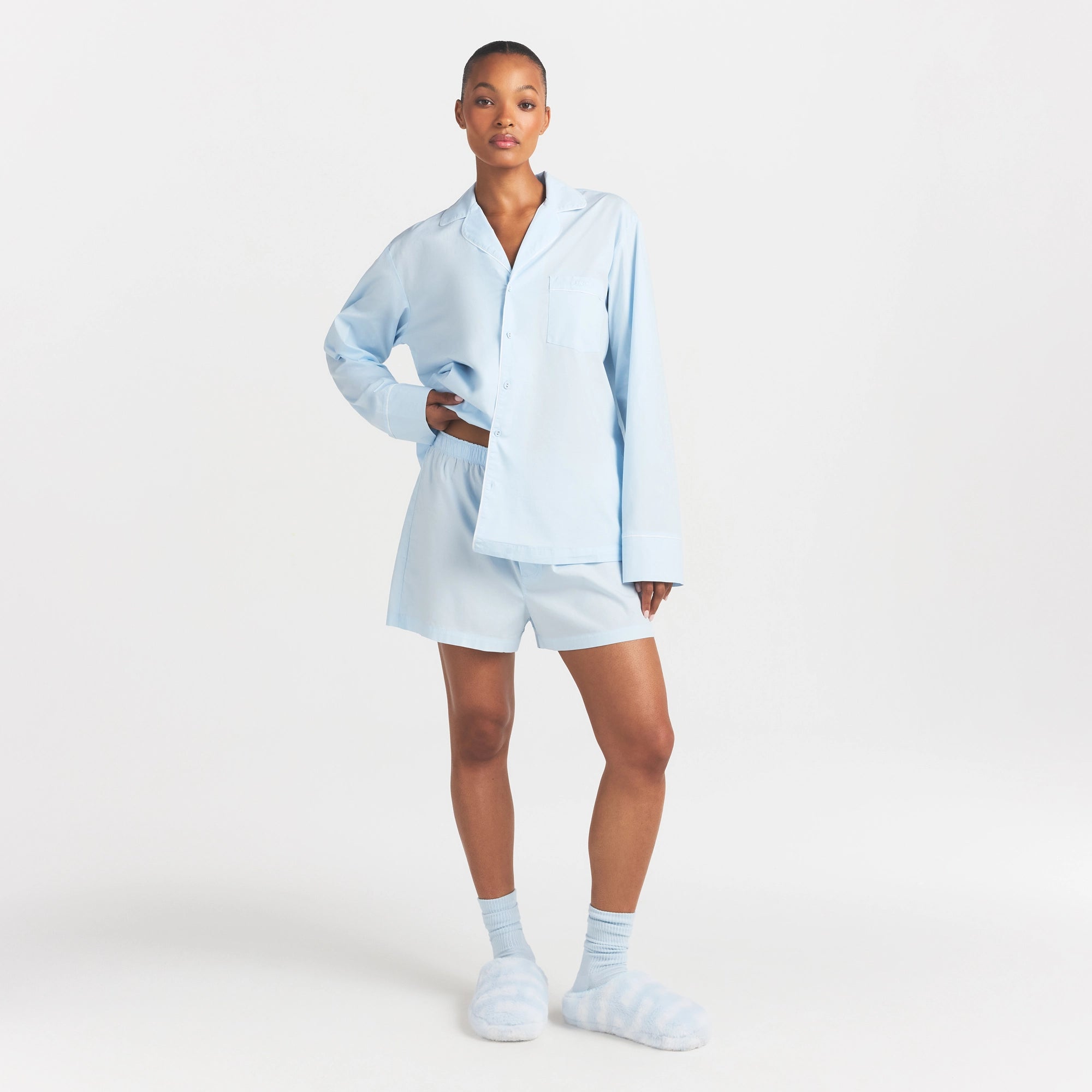 COTTON POPLIN SLEEP LONG SLEEVE AND BOXER SET | BABY BLUE CONTRAST ON A MODEL FRONT VIEW @ | FOCUS: 0.0, 1.0, 0.9