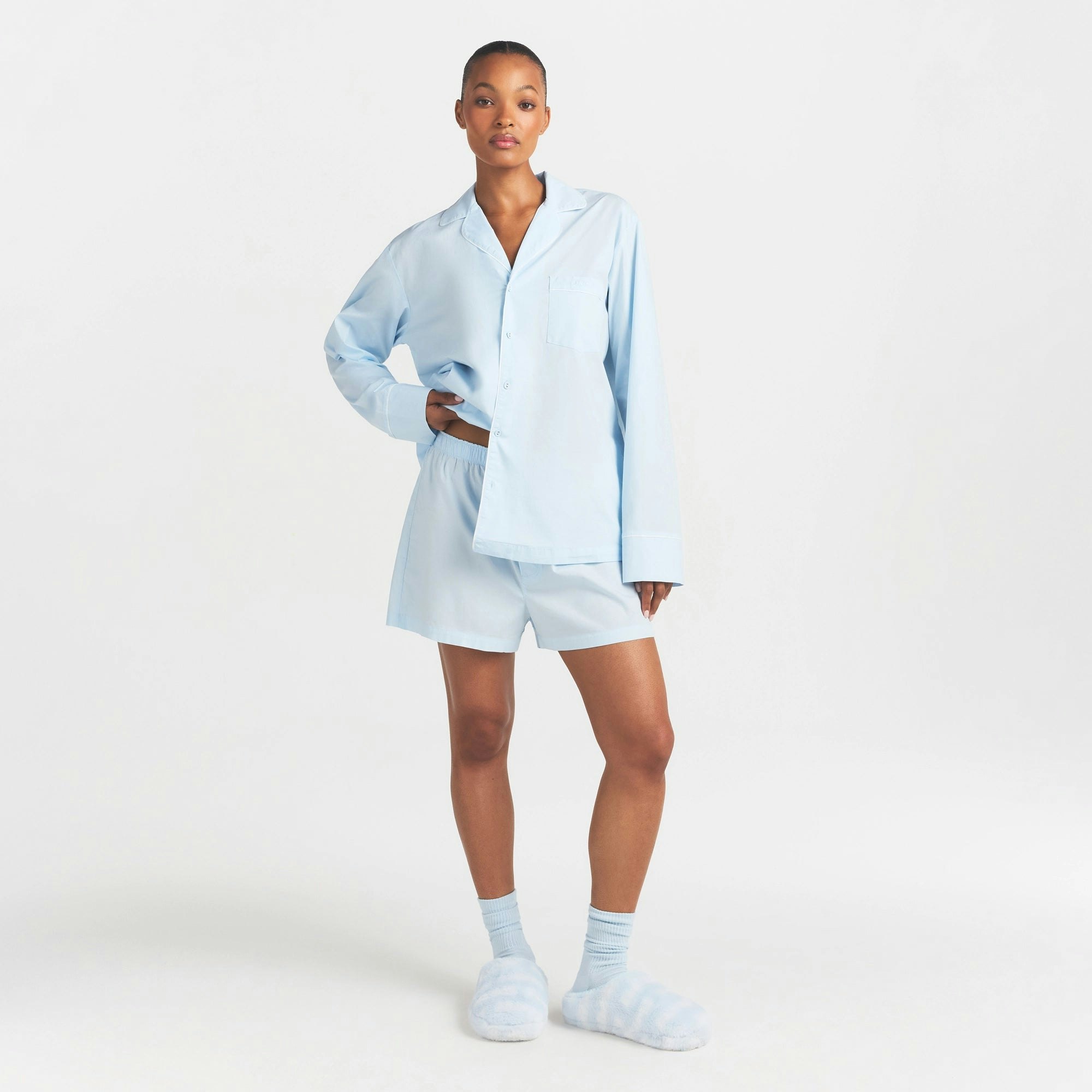COTTON POPLIN SLEEP LONG SLEEVE AND BOXER SET | BABY BLUE CONTRAST ON A MODEL FRONT VIEW @ | FOCUS: 0.0, 1.0, 0.9