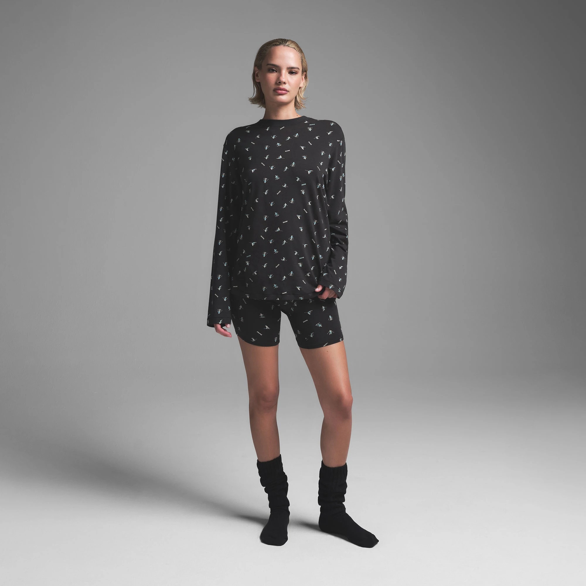 BOYFRIEND LONG SLEEVE T-SHIRT AND BOXER SET | WASHED ONYX SKI PRINT ON A MODEL FRONT VIEW | FOCUS: 0.0, 1.0, 0.9