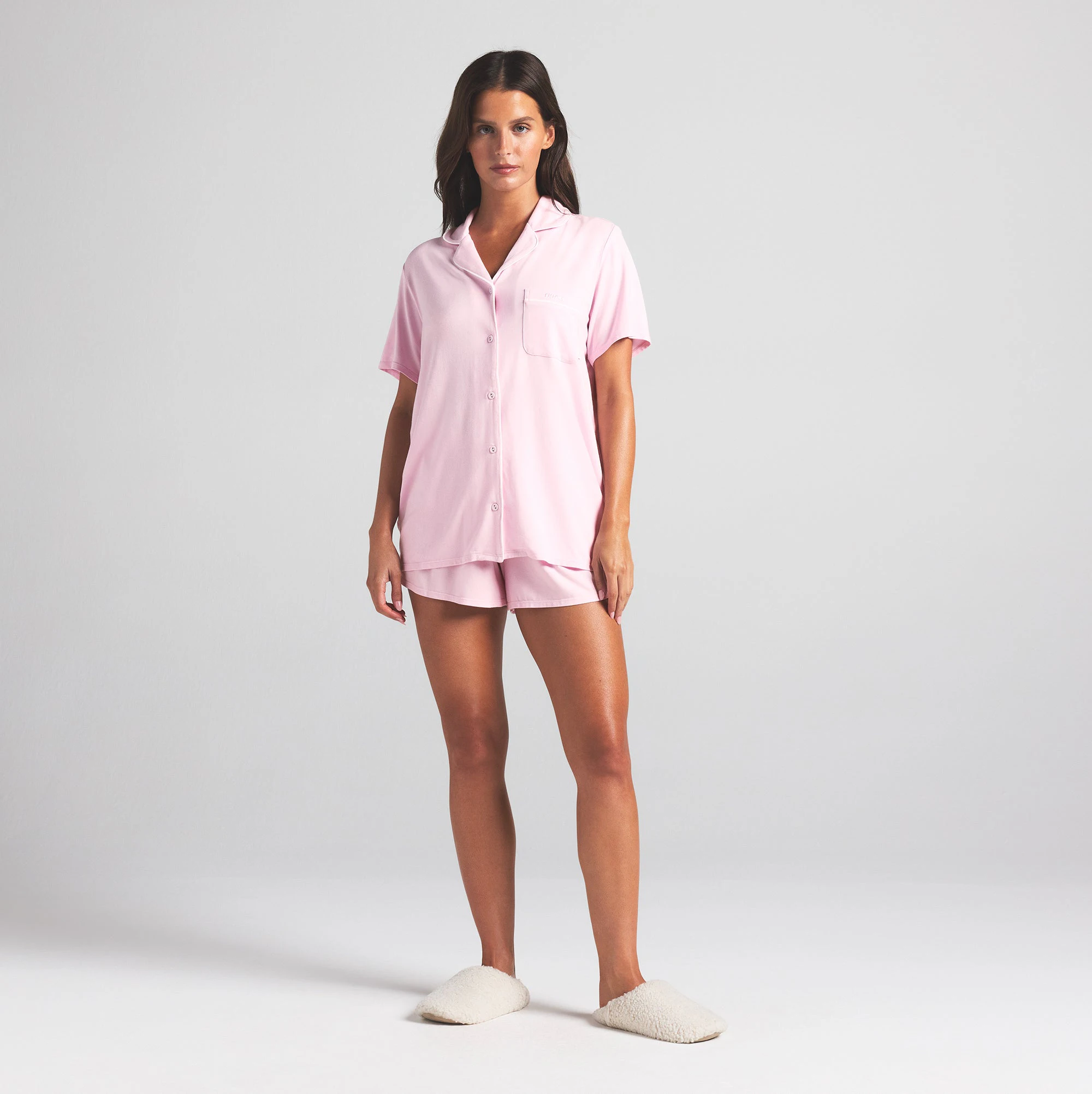 SKIMS SLEEP SHORT SLEEVE BUTTON UP SET | CHERRY BLOSSOM CONTRAST ON A MODEL FRONT VIEW | FOCUS: 0.0, 1.0, 0.9