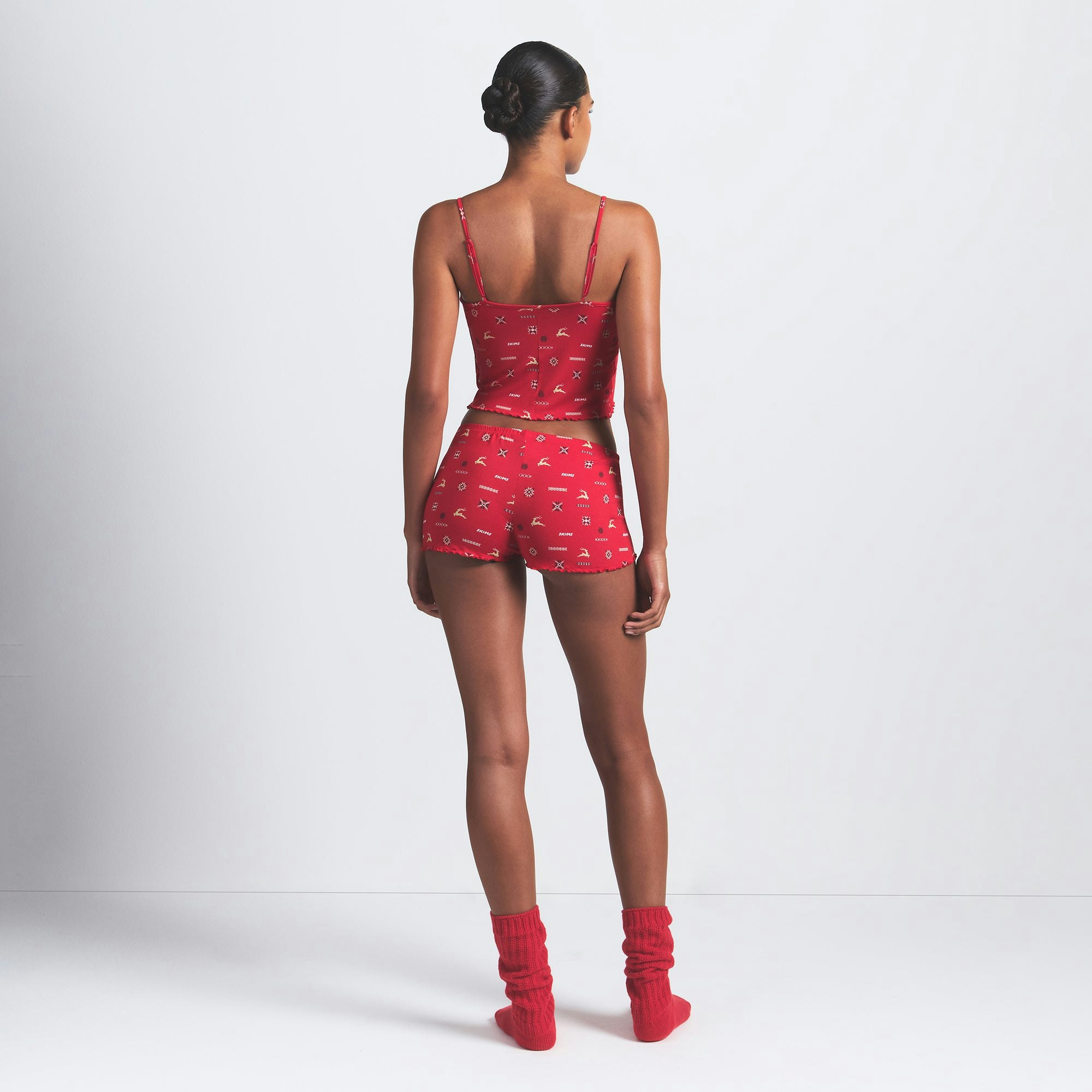 SKIMS SLEEP CAMI SET | CRANBERRY VINTAGE DEER PRINT ON A MODEL BACK VIEW @ | FOCUS: 0.0, 1.0, 0.9