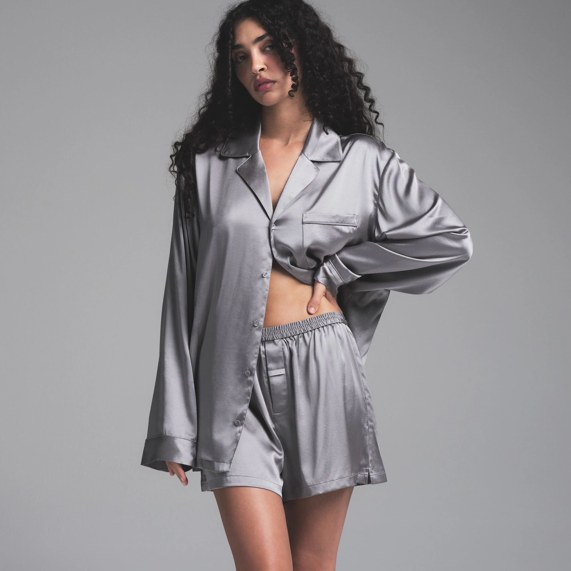 SILK OVERSIZED SLEEP SET | MIRROR ON A MODEL SIDE VIEW