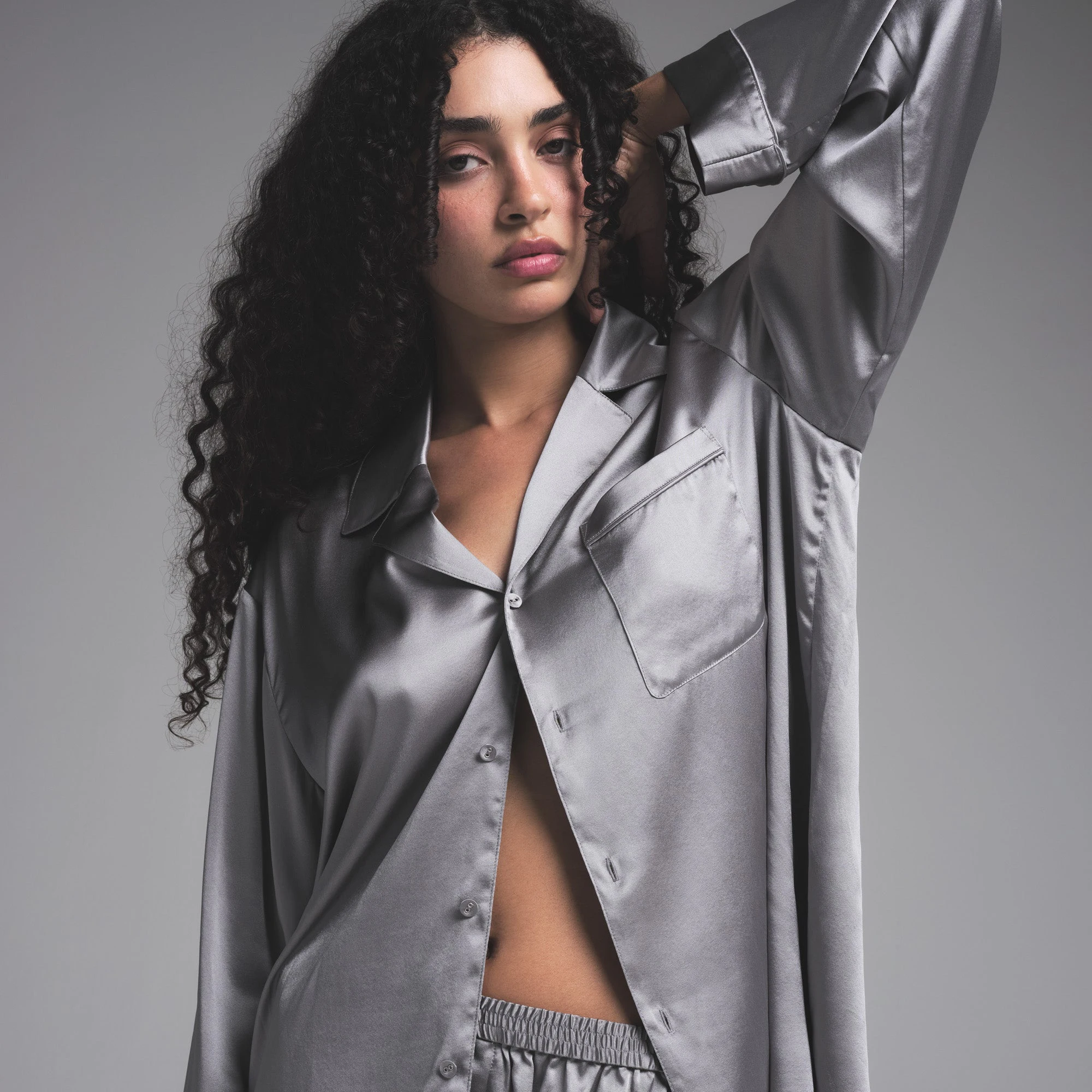 SILK OVERSIZED SLEEP SET | MIRROR ON A MODEL SIDE VIEW