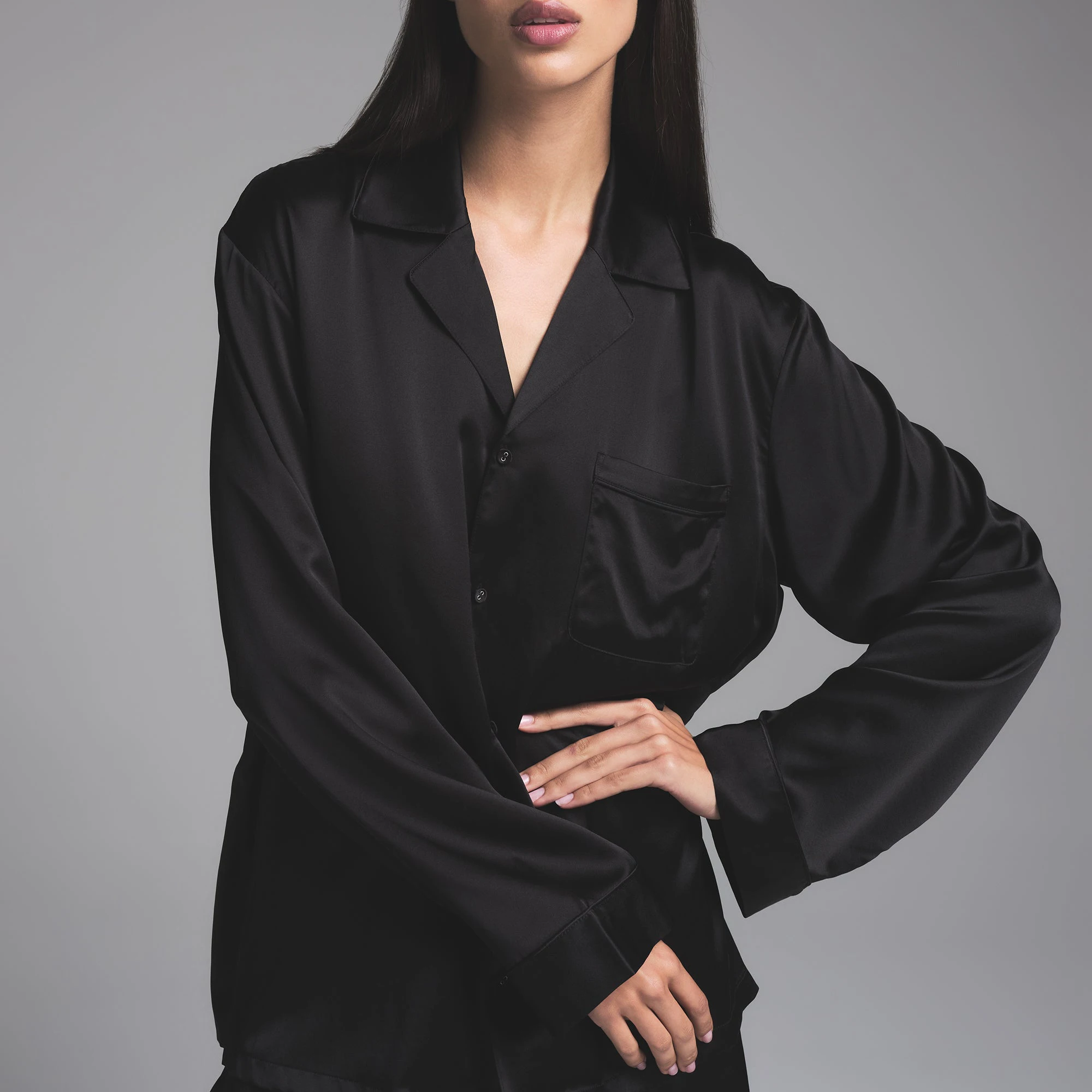 SILK OVERSIZED SLEEP SET | ONYX ON A MODEL SIDE VIEW