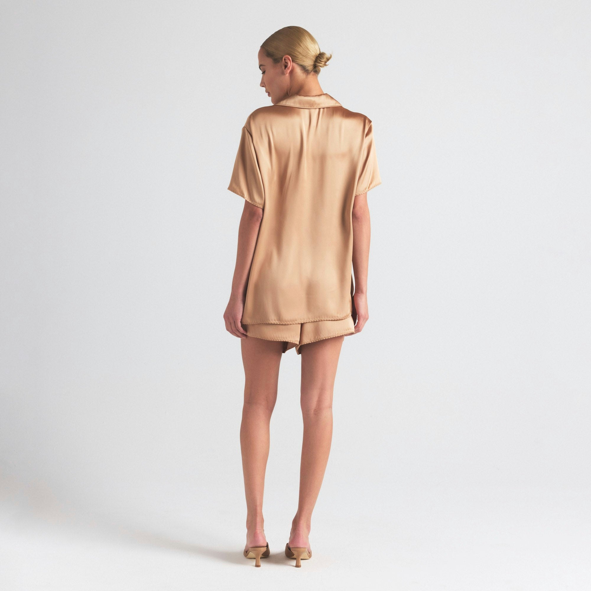 WOVEN SHINE SHORT SLEEP SET | HONEY ON A MODEL SIDE ON A MODEL FRONT VIEW | FOCUS: 0.0, 1.0, 0.9