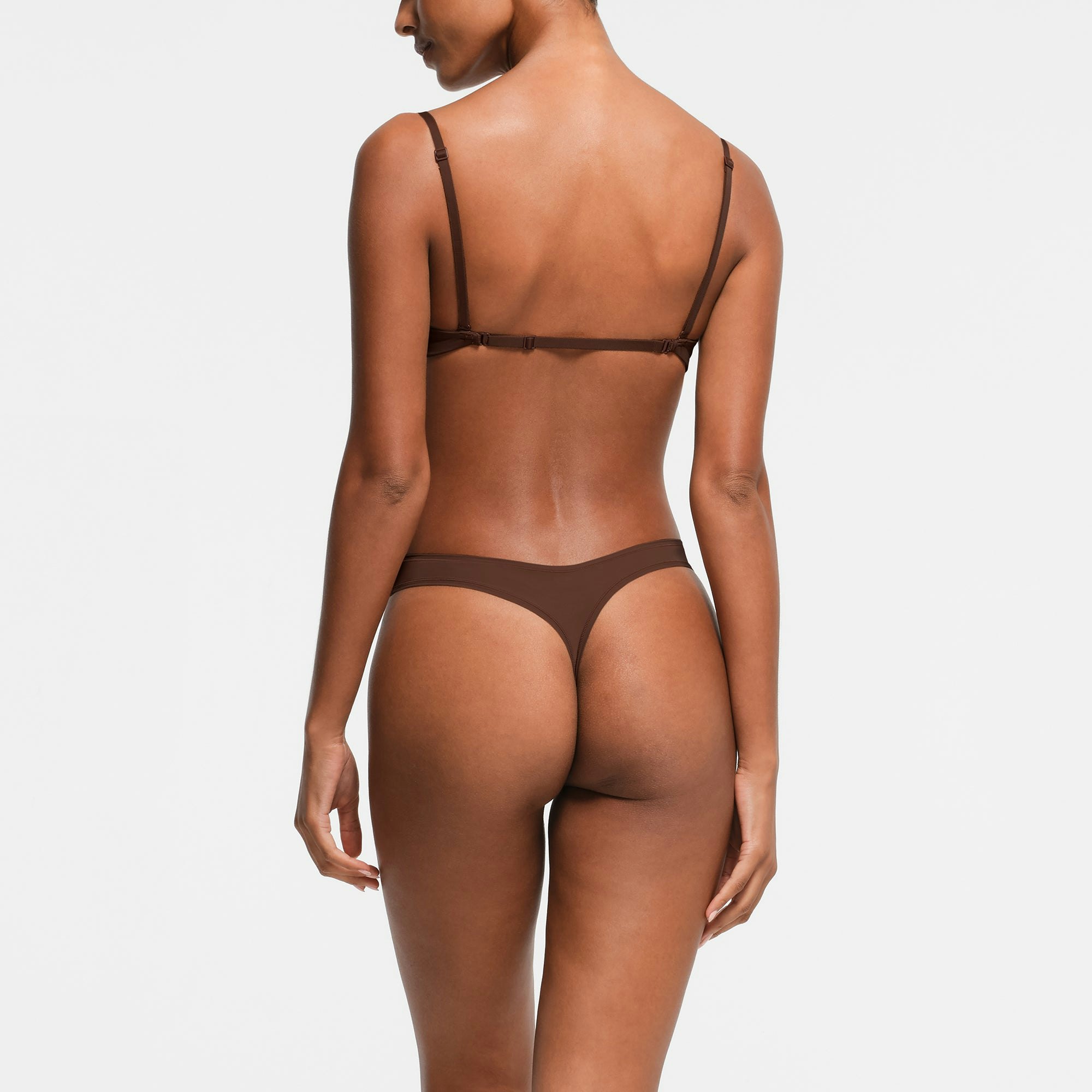 MULTI-WAY BRA | COCOA ON A MODEL BACK VIEW