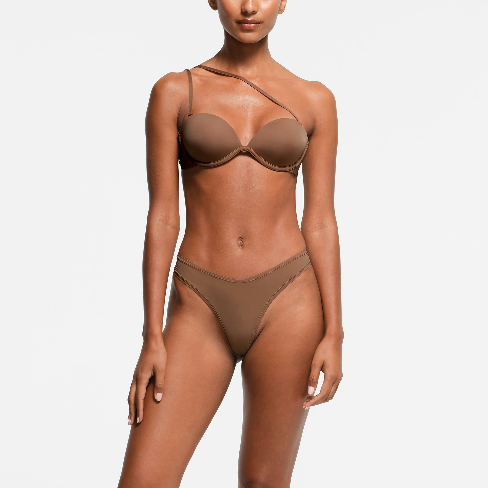 MULTI-WAY BRA | JASPER ON A MODEL FRONT VIEW