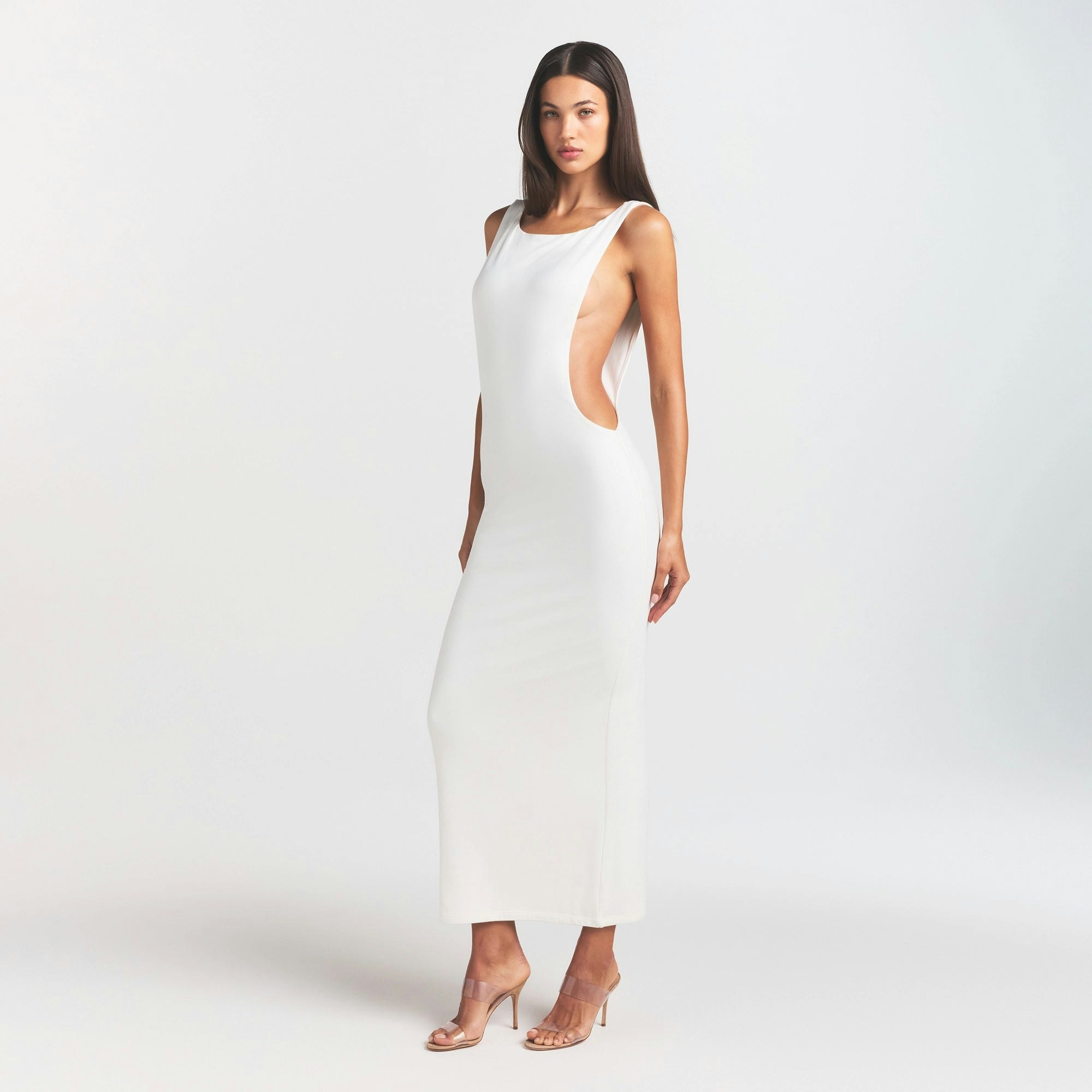 SKIMS STICKY BRA | CLAY ON A MODEL FRONT VIEW @ | FOCUS: 0.0, 1.0, 0.9