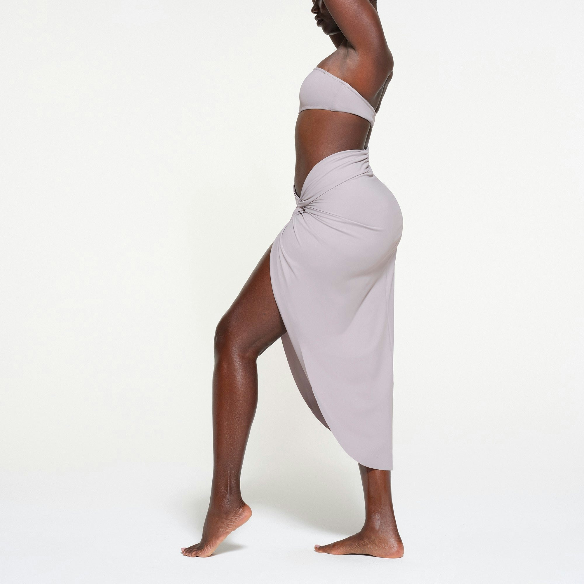 SIGNATURE SWIM BANDEAU BIKINI TOP | CHROME ON A MODEL SIDE VIEW