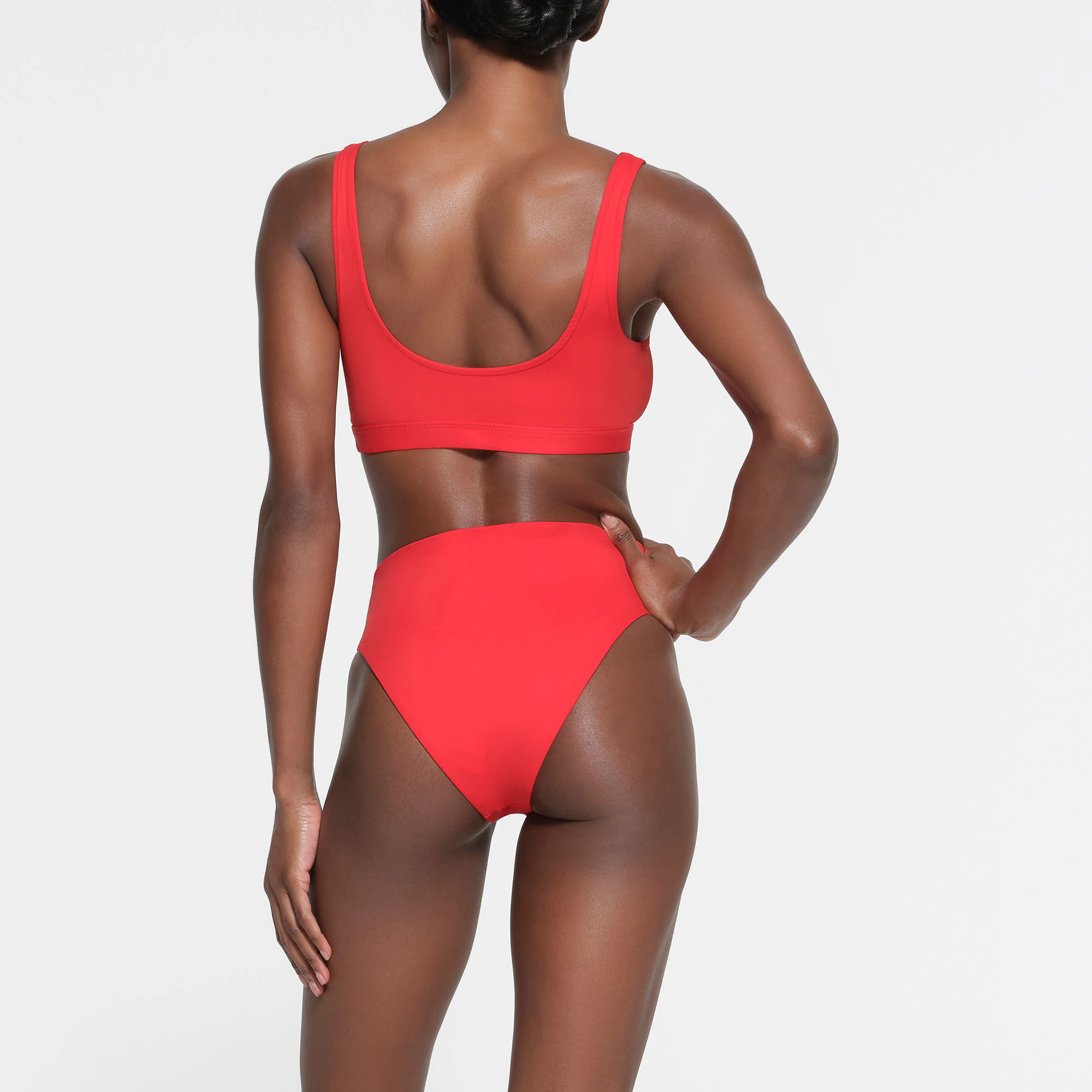 SIGNATURE SWIM TANK BIKINI TOP | RUBY ON A MODEL BACK VIEW