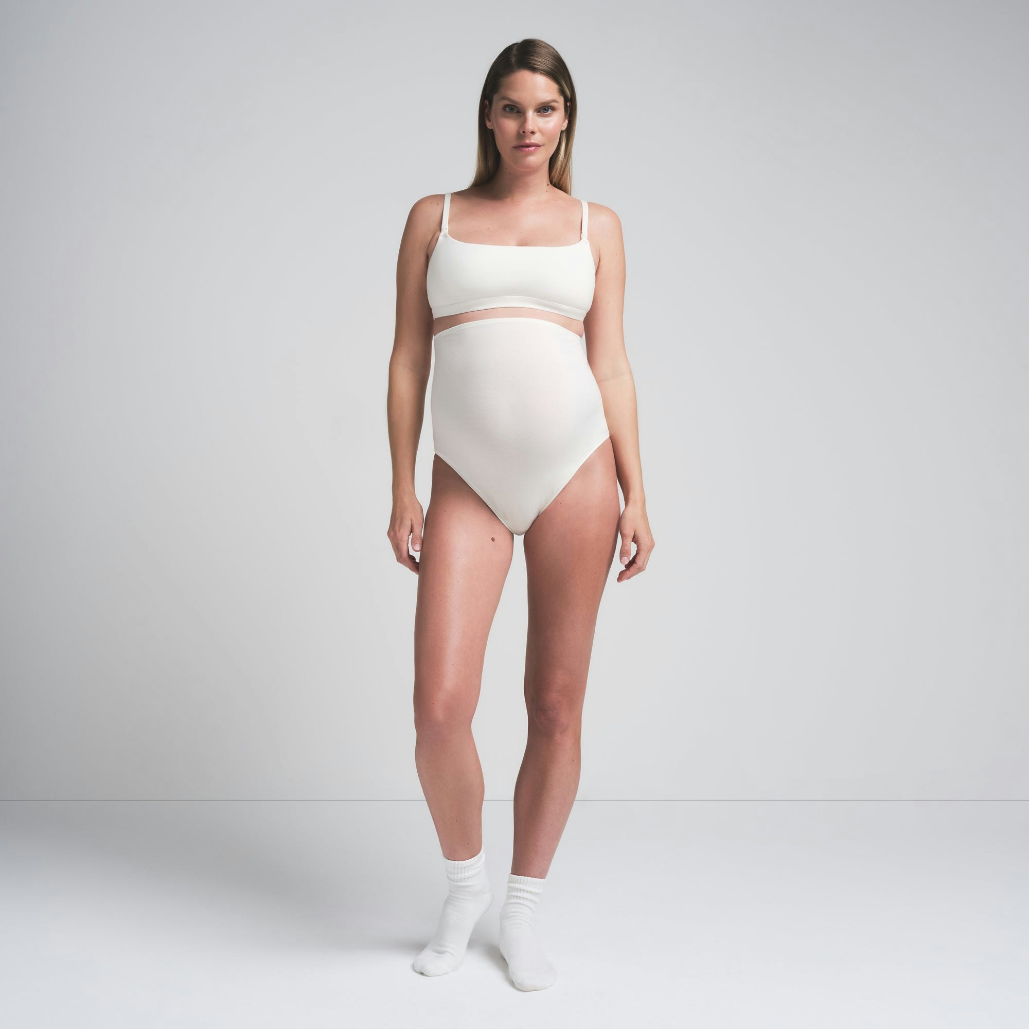 COTTON JERSEY MATERNITY HIGH-WAISTED THONG | MARBLE ON A MODEL FRONTVIEW | FOCUS: 0.0, 1.0, 0.9