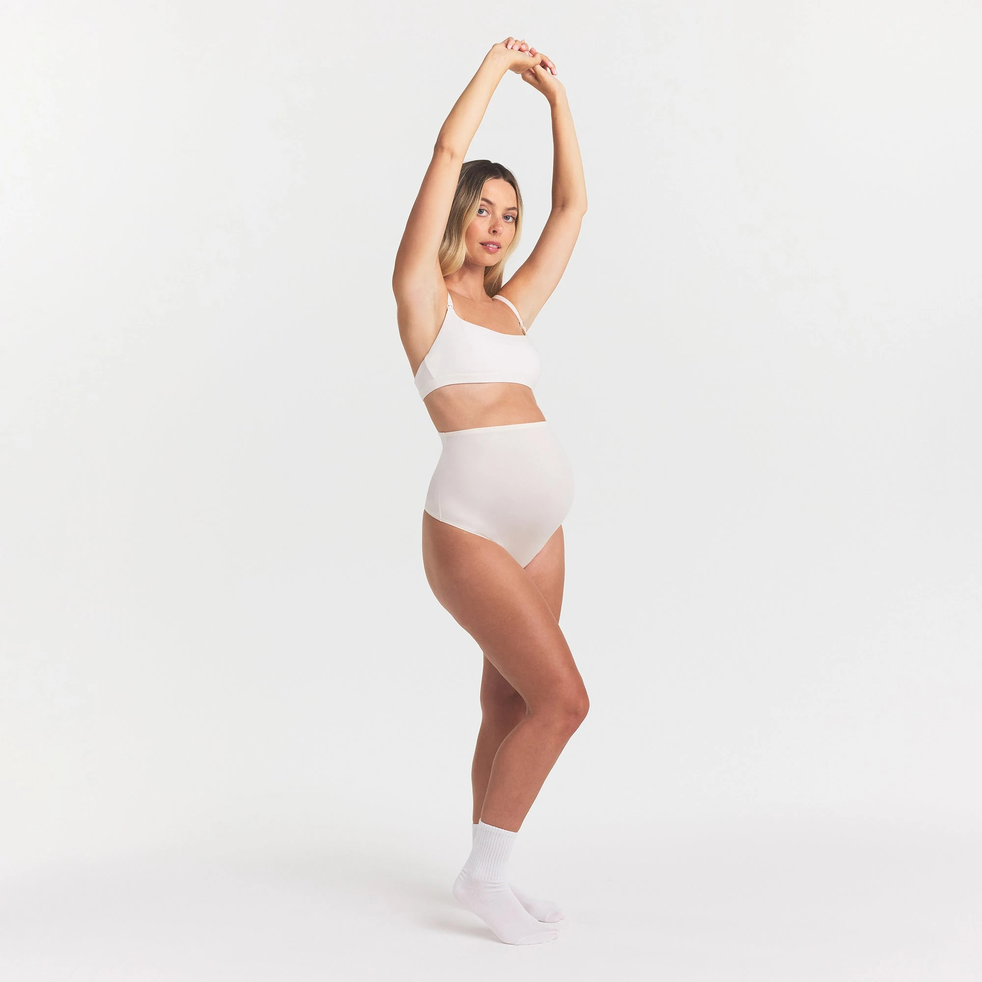 COTTON JERSEY MATERNITY HIGH-WAISTED THONG | MARBLE ON A MODEL FRONT VIEW @ | FOCUS: 0.0, 1.0, 0.9