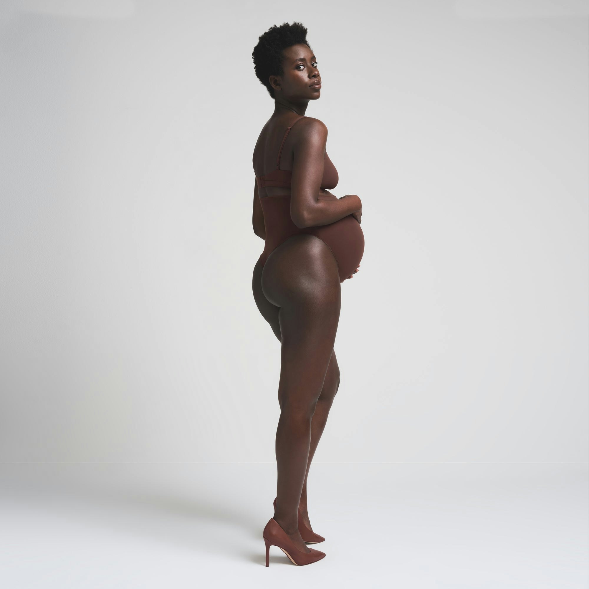 FITS EVERYBODY MATERNITY HIGH-WAISTED THONG | COCOA ON A MODEL FRONT VIEW