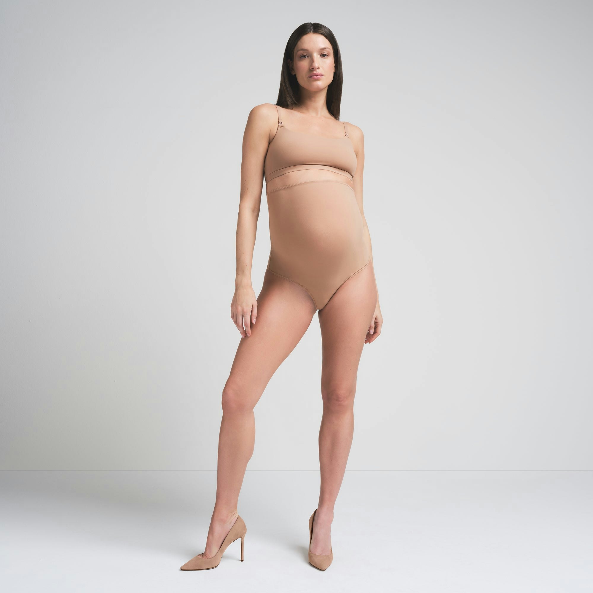 FITS EVERYBODY MATERNITY HIGH-WAISTED THONG | SIENNA ON A MODEL FRONT VIEW